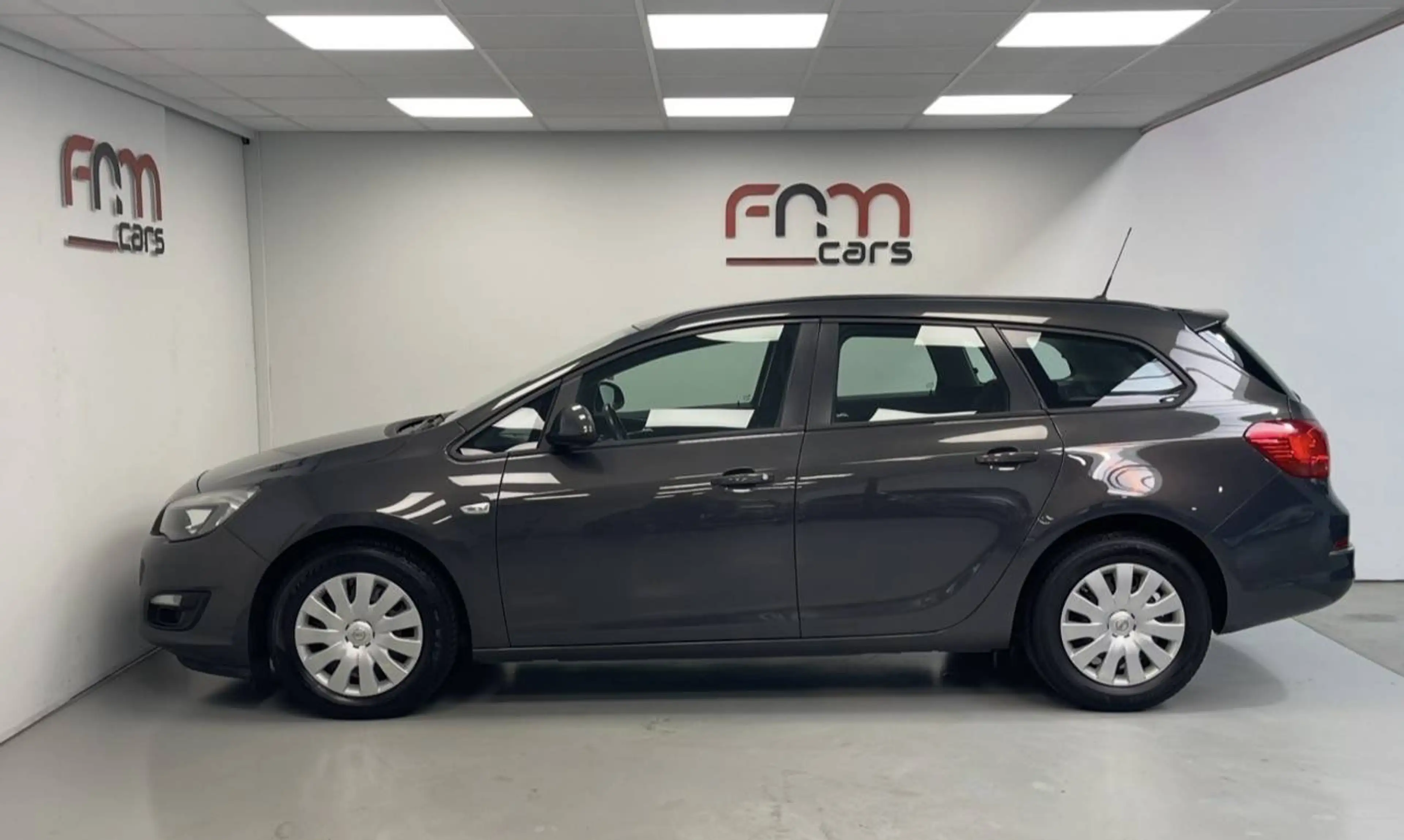 Opel Astra Tourer 1.4 Turbo benzine Automaat bwj2015 Garantie — photo 4