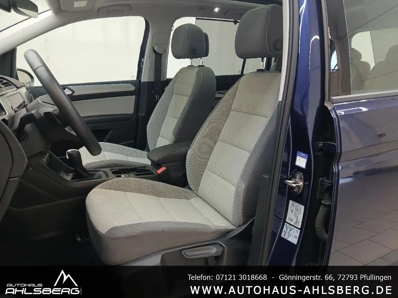 Volkswagen Touran COMFORT/ DIG.C/IQ-LIGHT/PANO/KEYLESS/APP/ACC/AHK 10