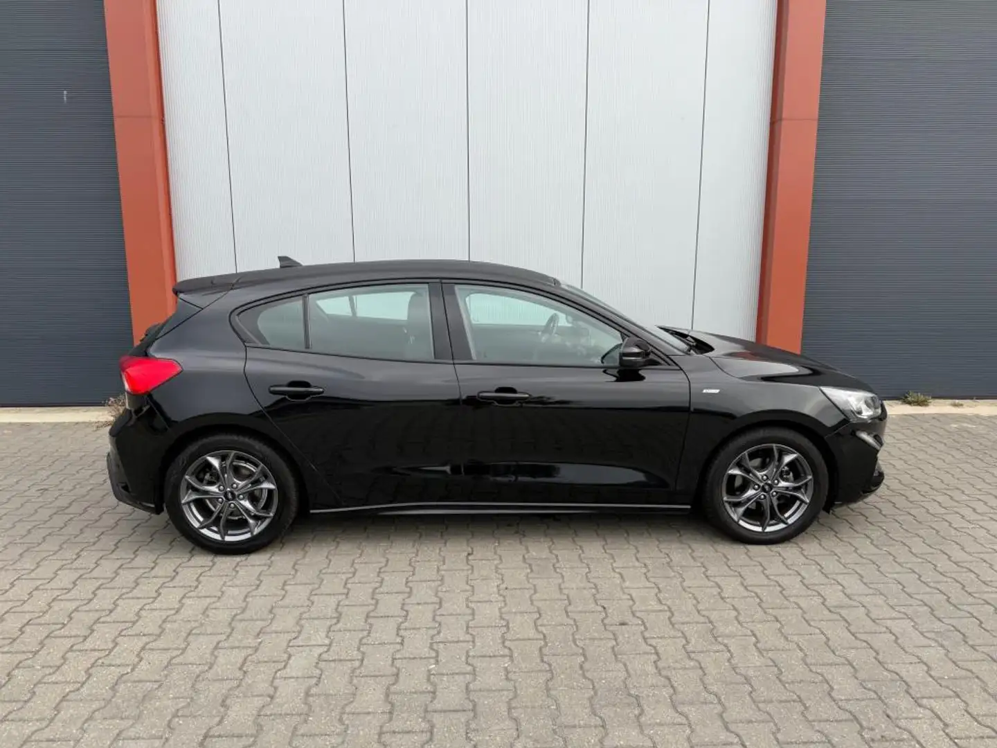 Ford Focus 1.0 EcoBoost ST Line Business Noir - 2