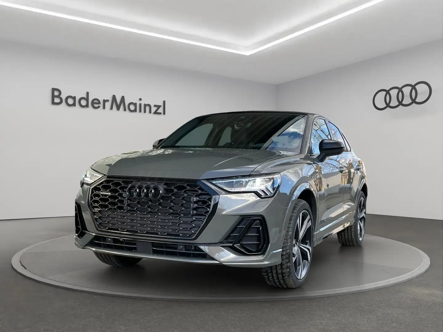 Audi Q3 Sportback 2.0TFSI quattro S Line Navi AHK Grau - 1