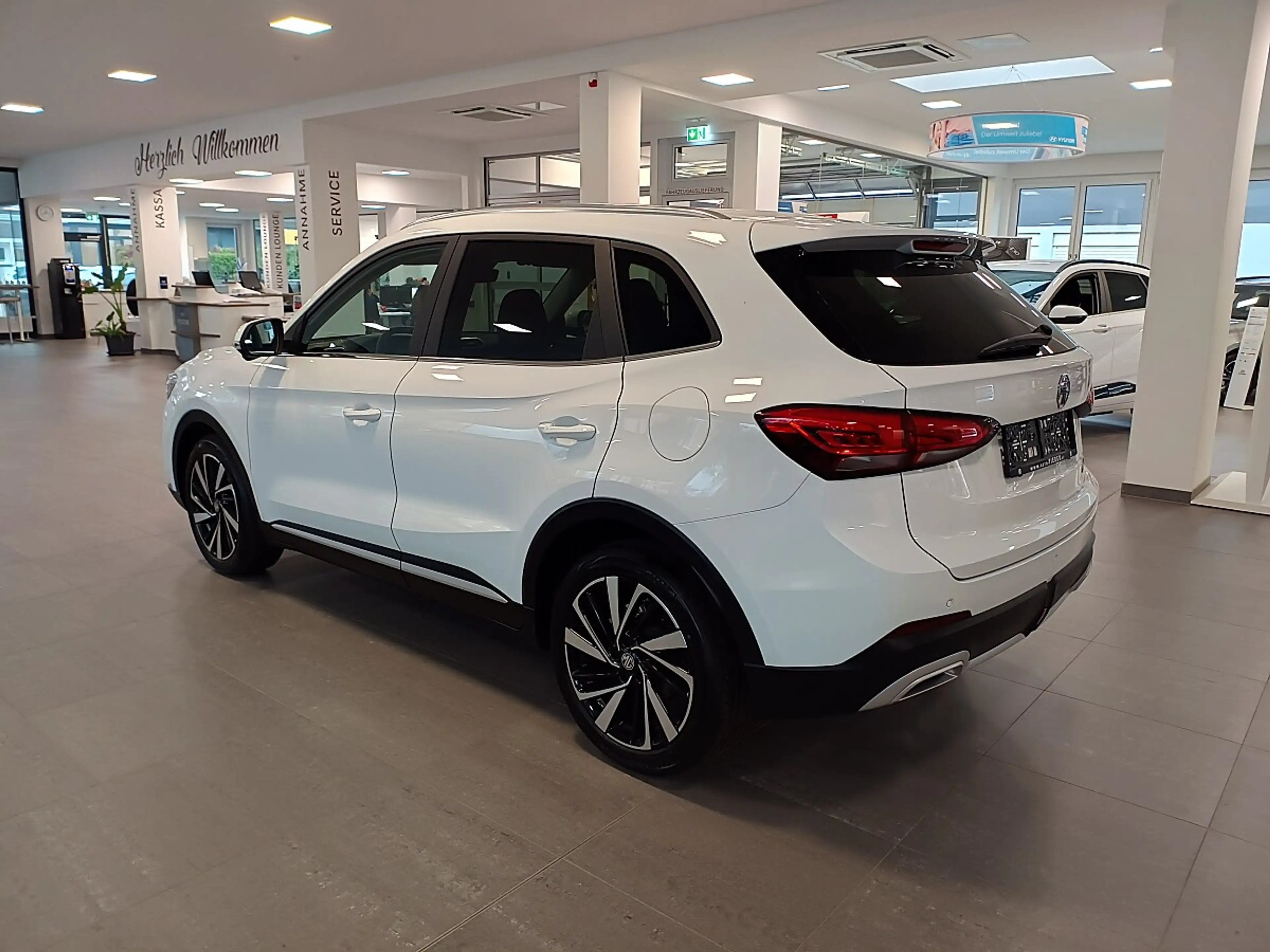 MG ZS 1.5 Hybrid+ Luxury *BARKAUFPREIS* — photo 4