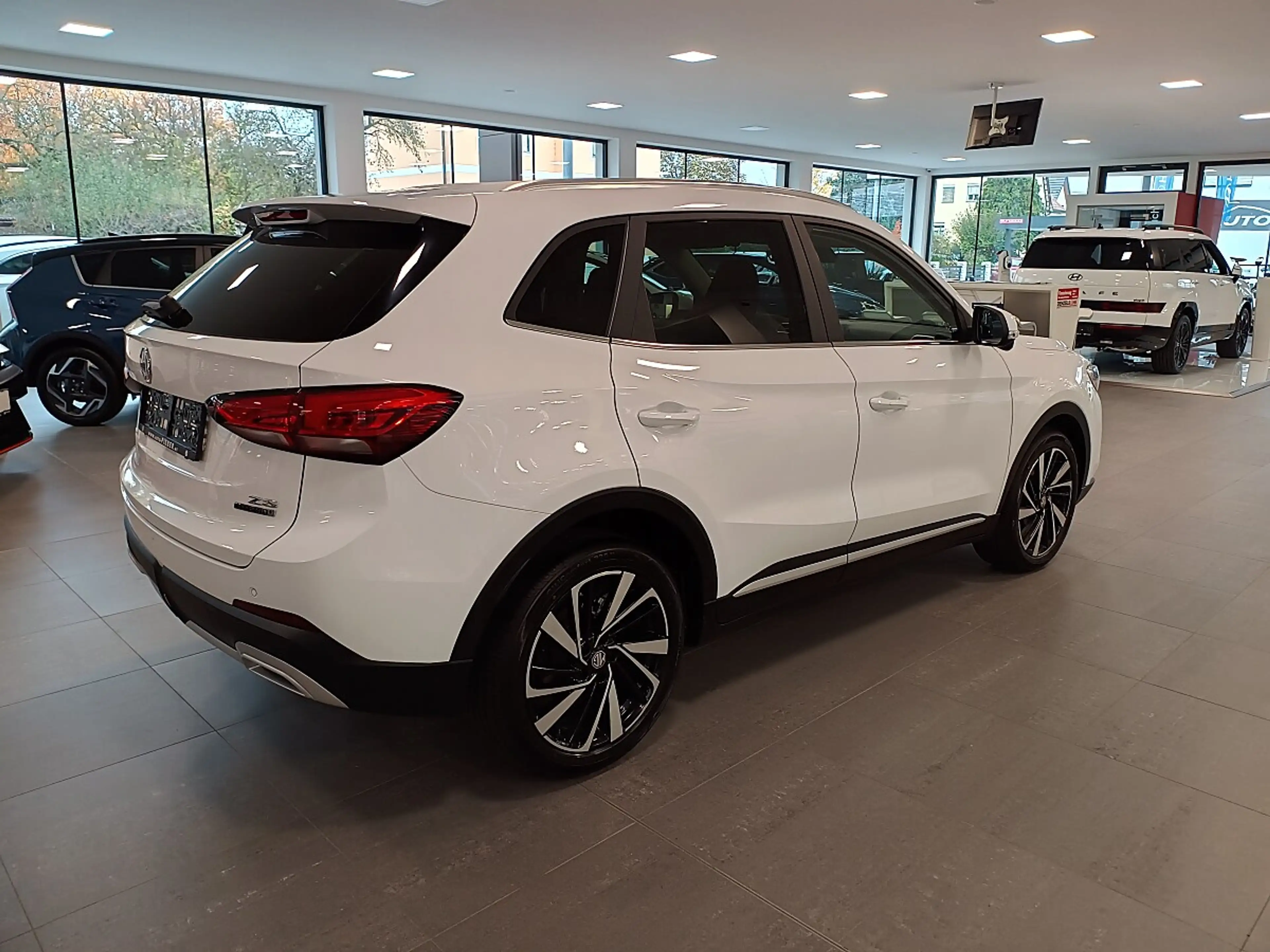 MG ZS 1.5 Hybrid+ Luxury *BARKAUFPREIS* — photo 5