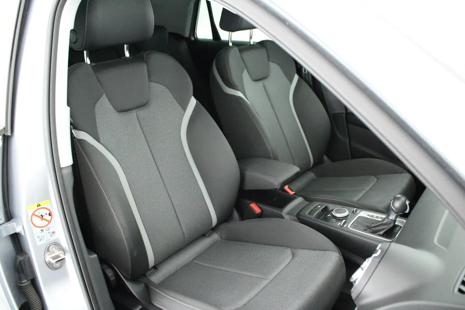 Audi Q2 35 TFSI 150pk S-Tronic epic Led Navigatie Gri - 2