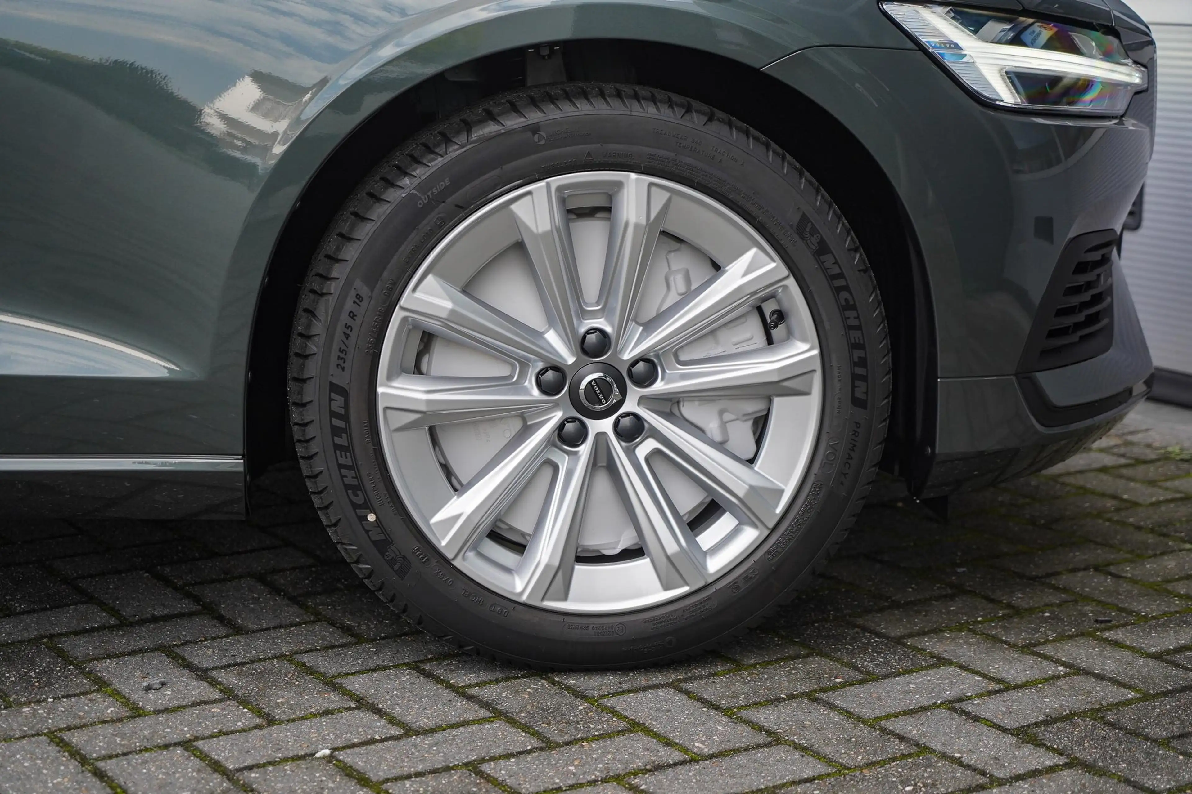 Volvo V60 2.0 B4 Essential Edition | Parkeercamera | Adaptie — photo 7