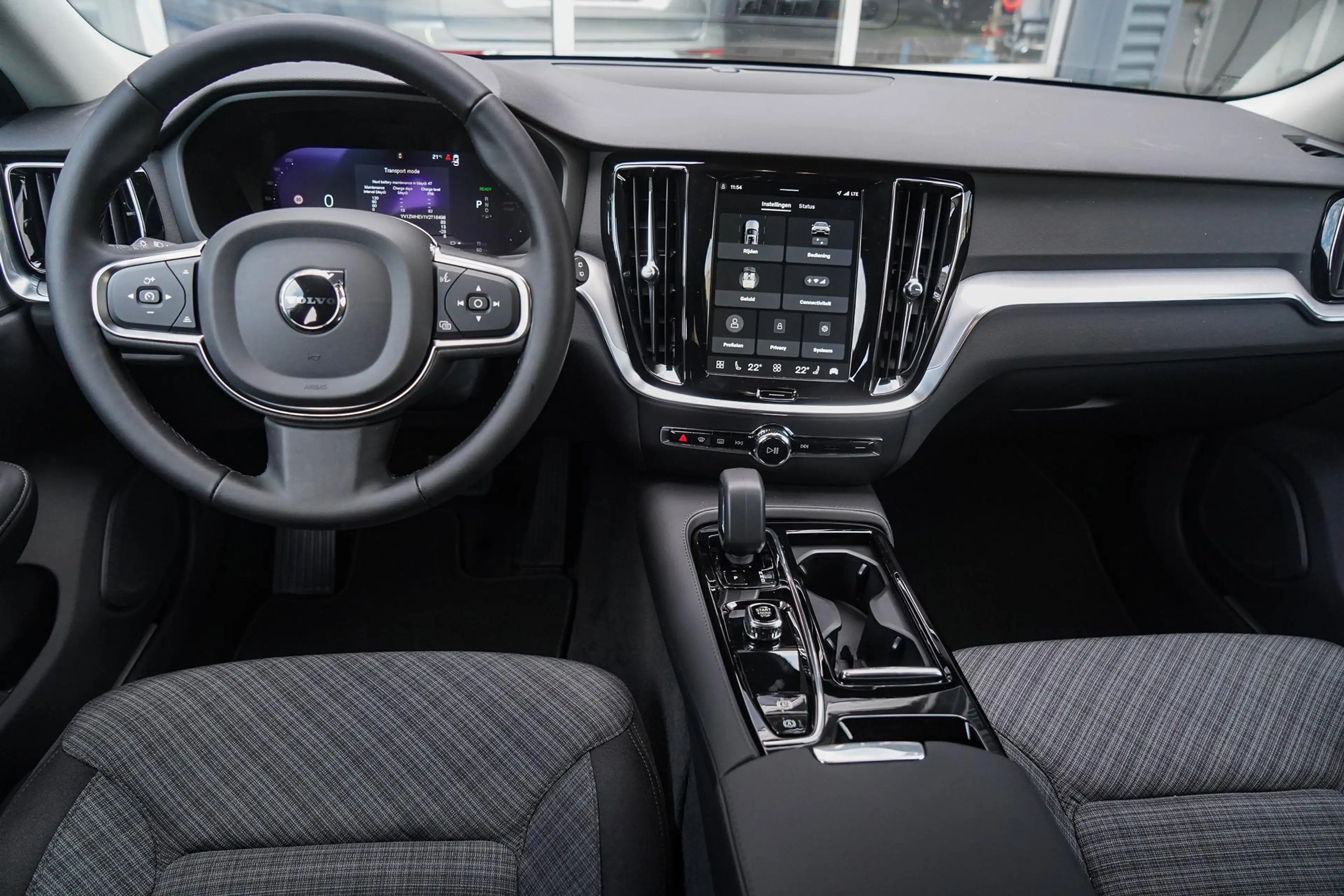 Volvo V60 2.0 B4 Essential Edition | Parkeercamera | Adaptie — photo 12