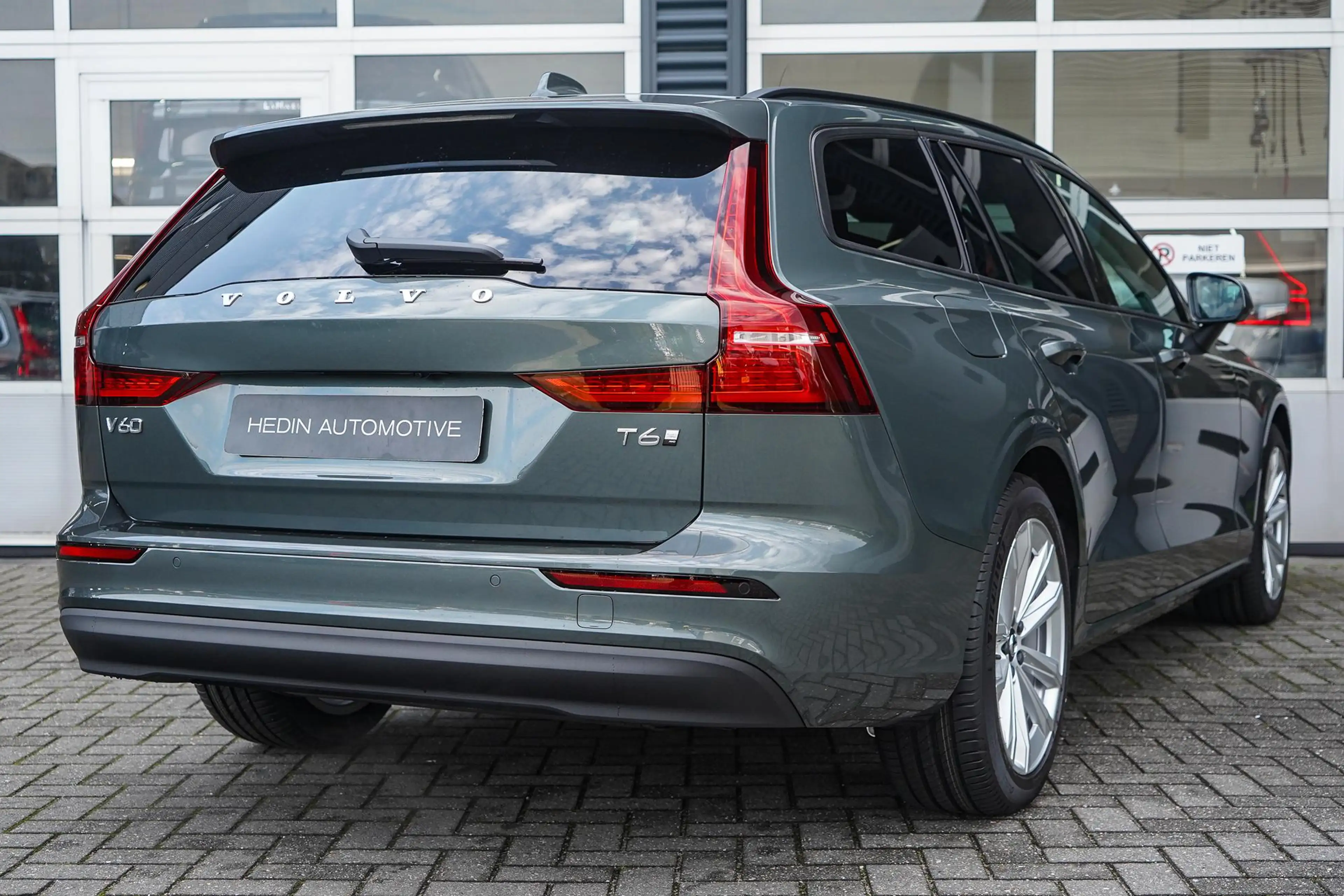 Volvo V60 2.0 B4 Essential Edition | Parkeercamera | Adaptie — photo 6