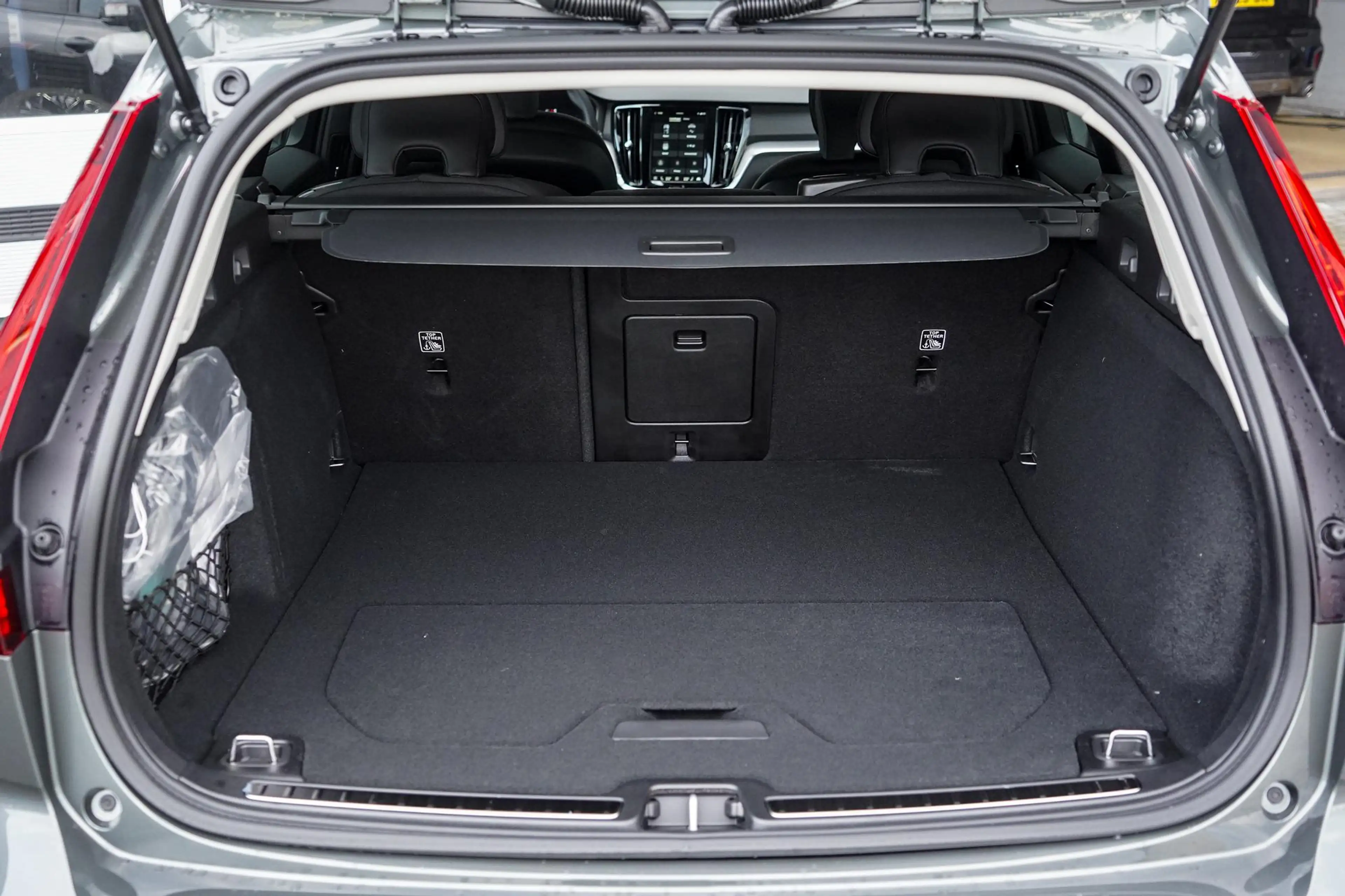 Volvo V60 2.0 B4 Essential Edition | Parkeercamera | Adaptie — photo 10