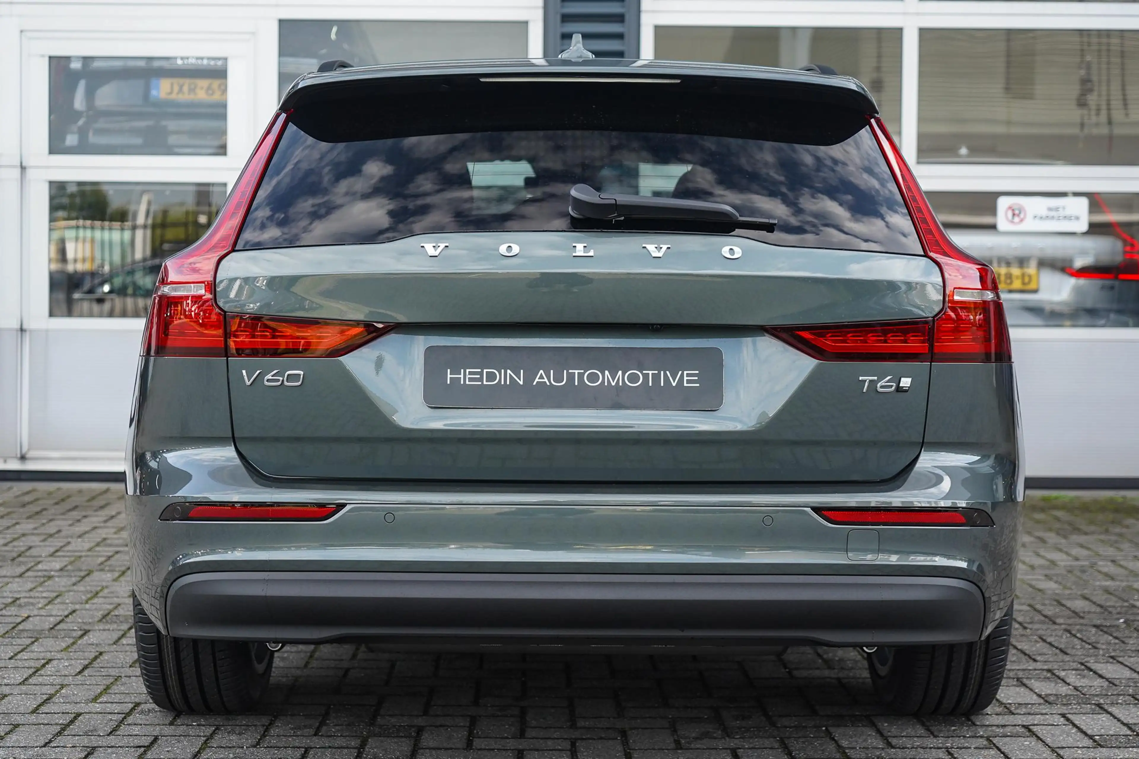 Volvo V60 2.0 B4 Essential Edition | Parkeercamera | Adaptie — photo 5