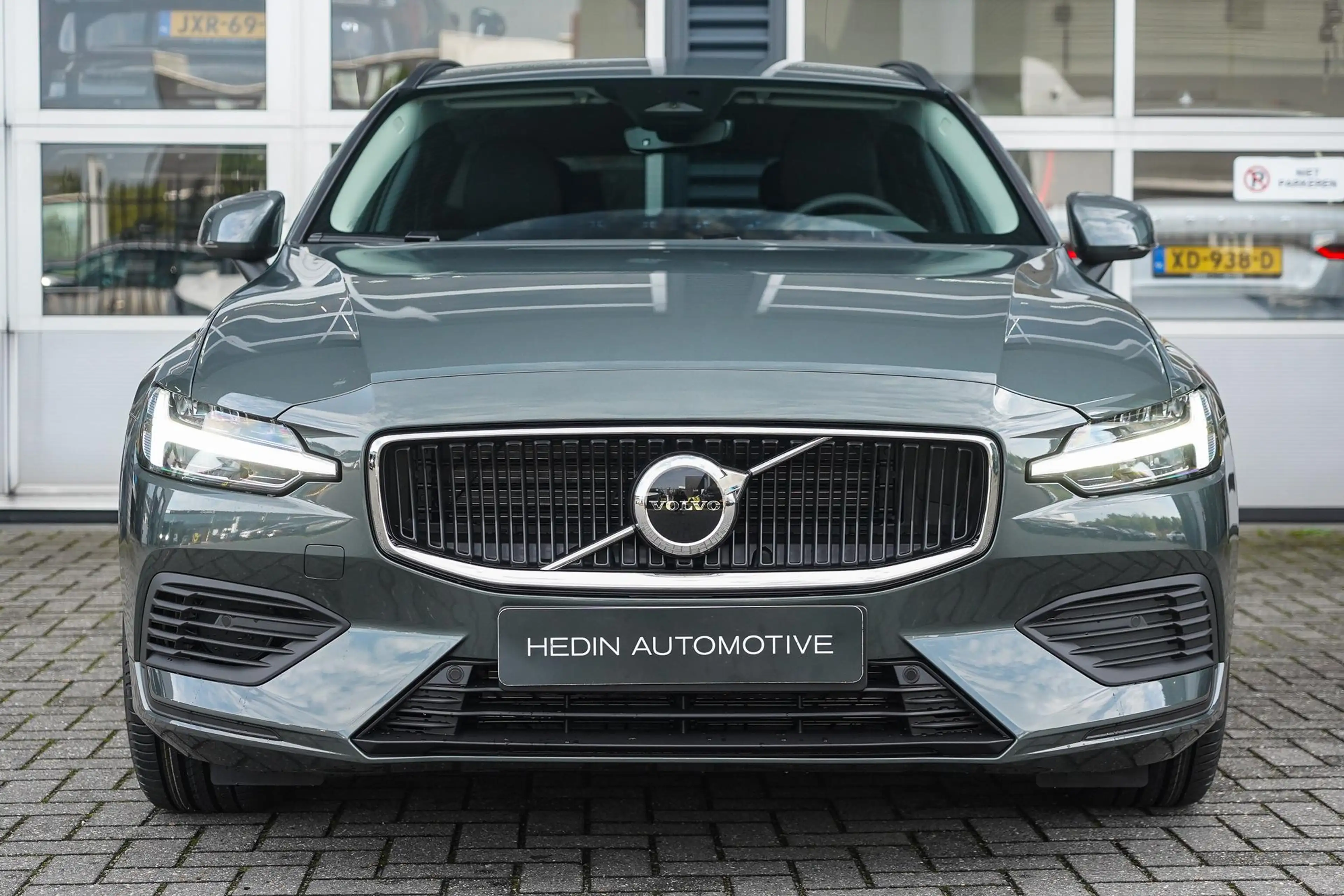 Volvo V60 2.0 B4 Essential Edition | Parkeercamera | Adaptie — photo 2