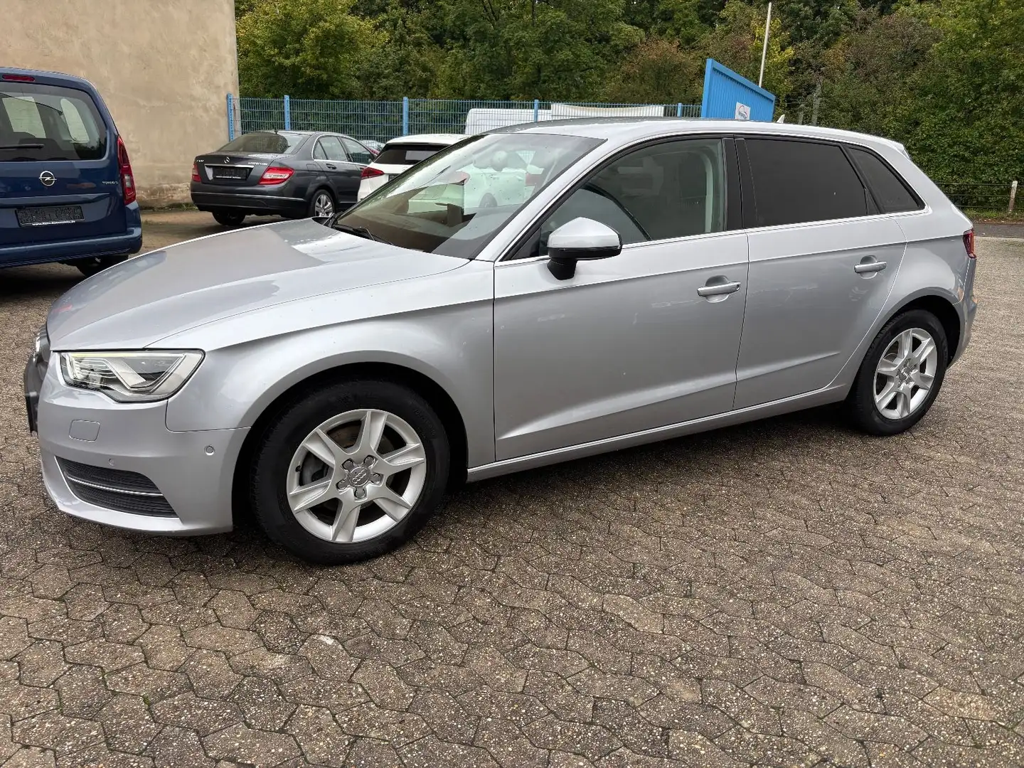 Audi A3 Sportback Navi/Sitzhzg /LED/PDC/Sportsitze Argent - 1