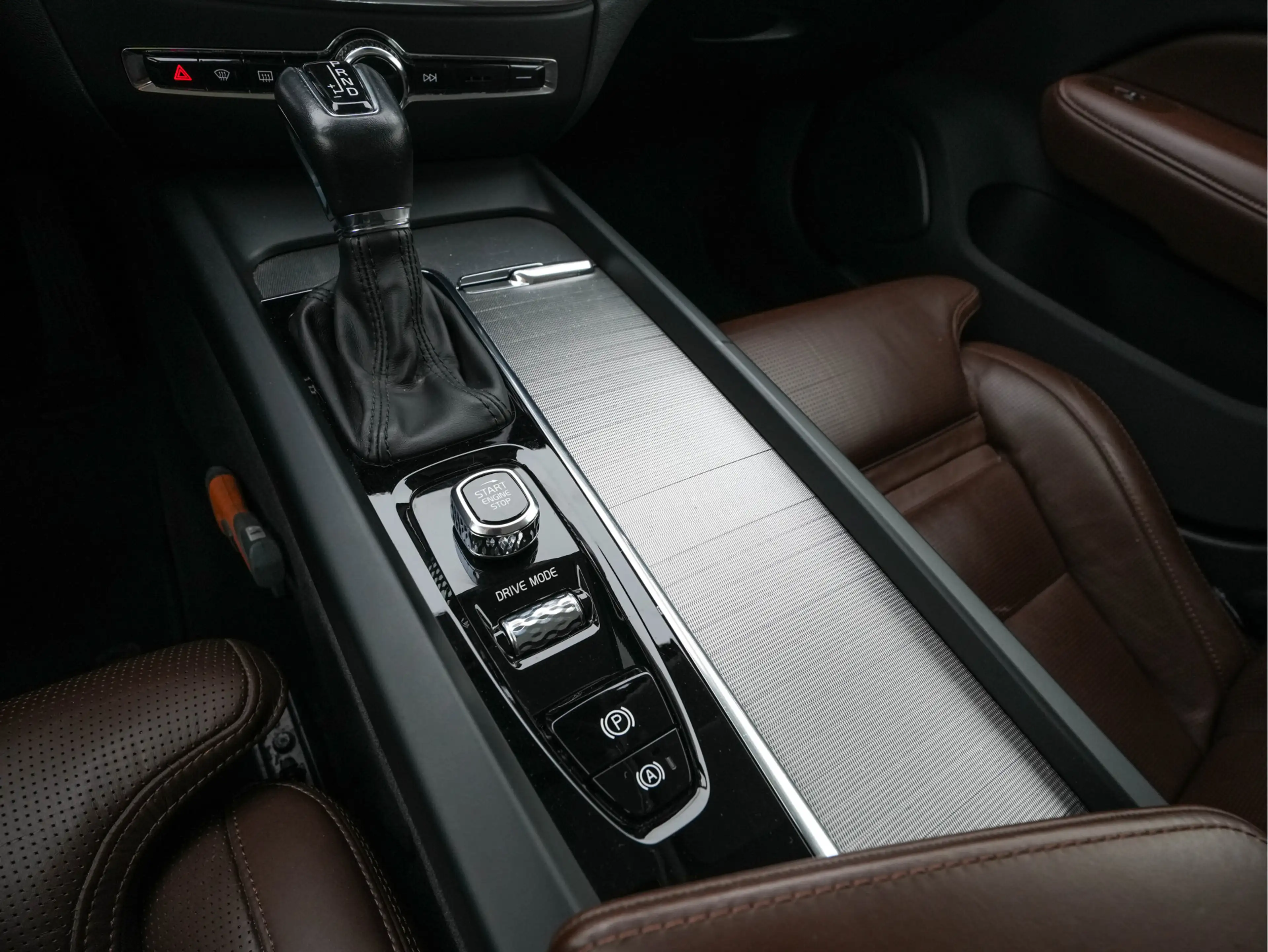 Volvo V60 Cross Country 2.0 D4 AWD Pro Aut. *LEATHER | FULL-LED | HARMAN/K — photo 13