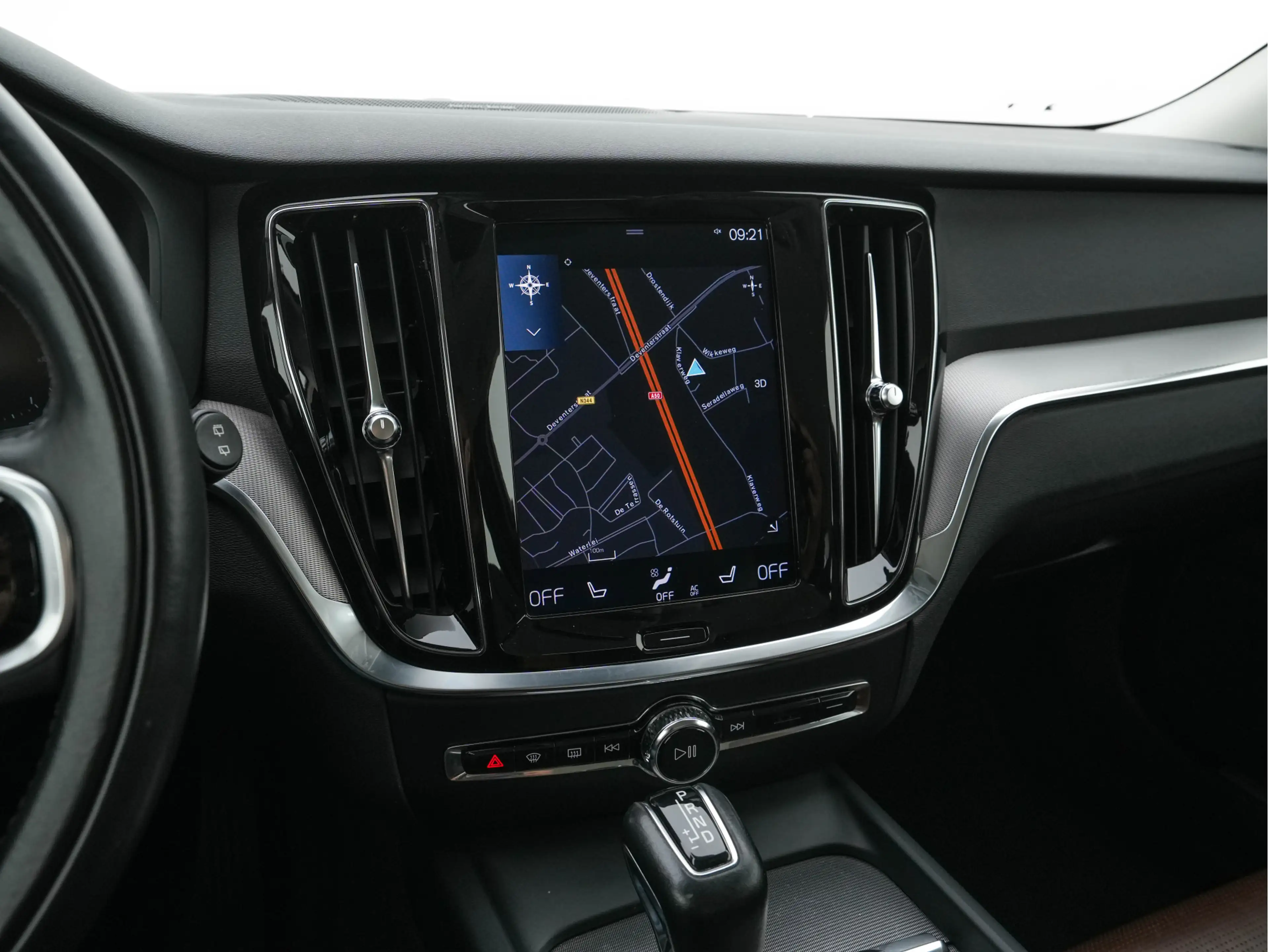 Volvo V60 Cross Country 2.0 D4 AWD Pro Aut. *LEATHER | FULL-LED | HARMAN/K — photo 14