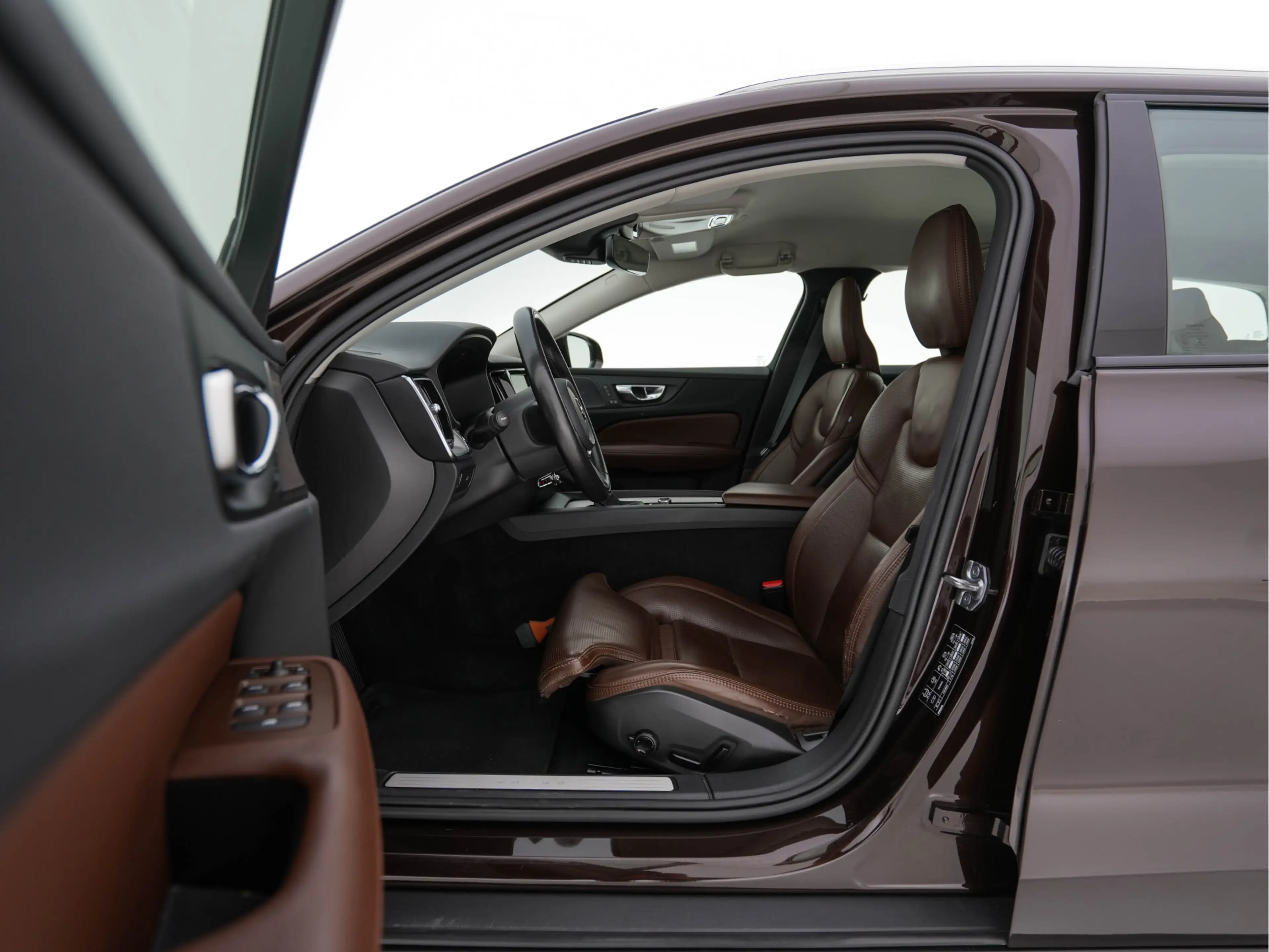 Volvo V60 Cross Country 2.0 D4 AWD Pro Aut. *LEATHER | FULL-LED | HARMAN/K — photo 8