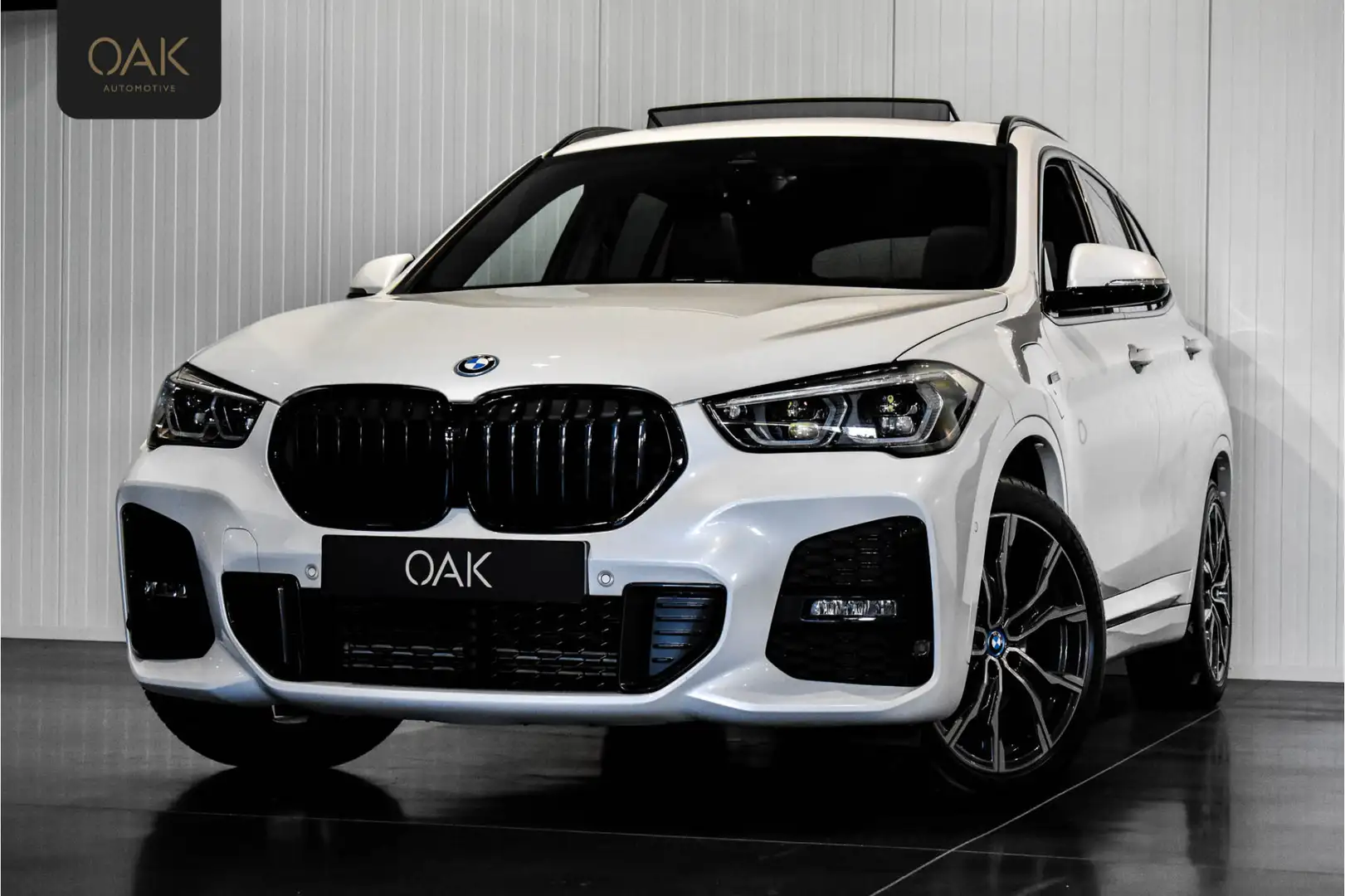 BMW X1 xDrive25e | M-Sport | Navigatie | Head-Up | H&K | Blanc - 1