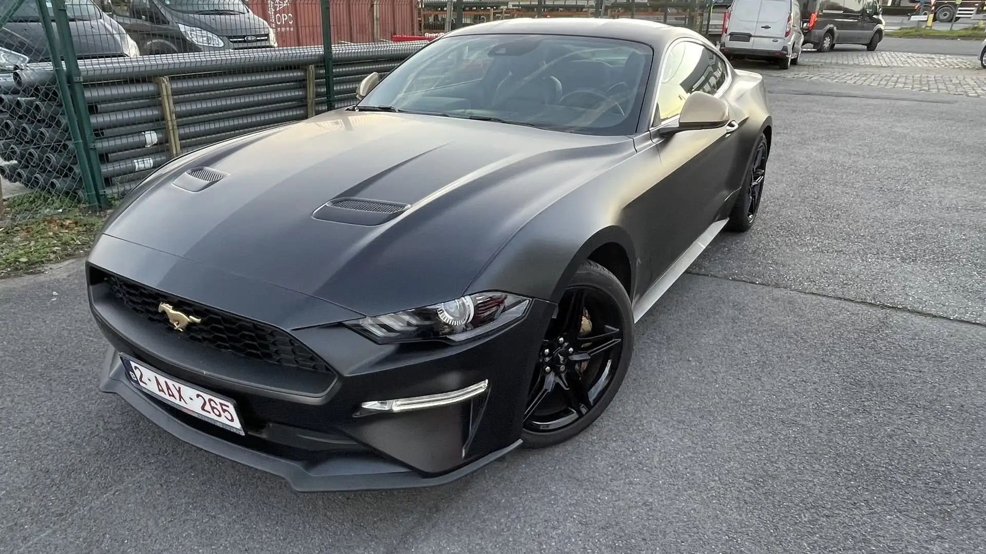 Ford Mustang EcoBoost Zwart - 1