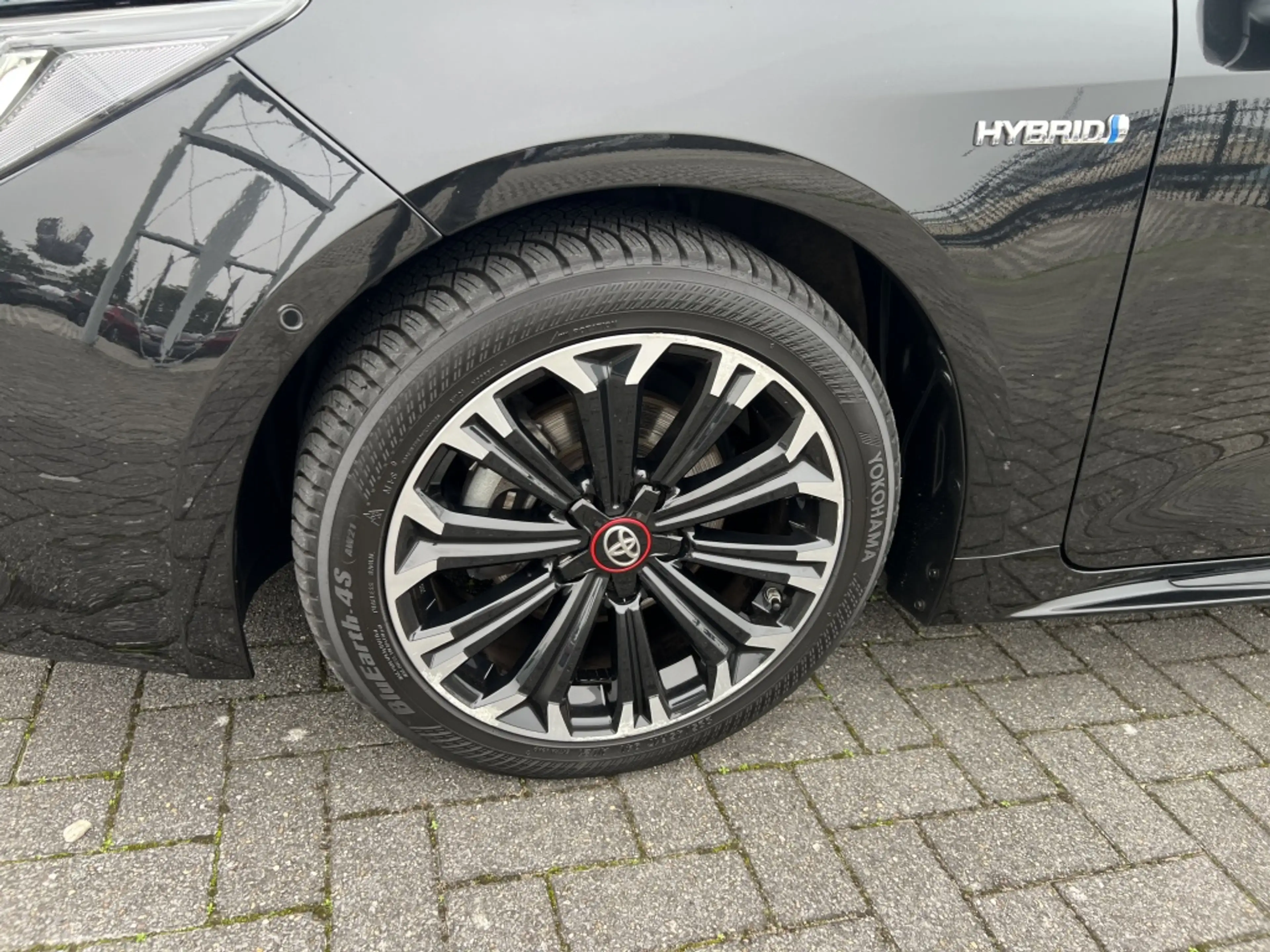Toyota Corolla 1.8 Hybrid GR-Sport — photo 27
