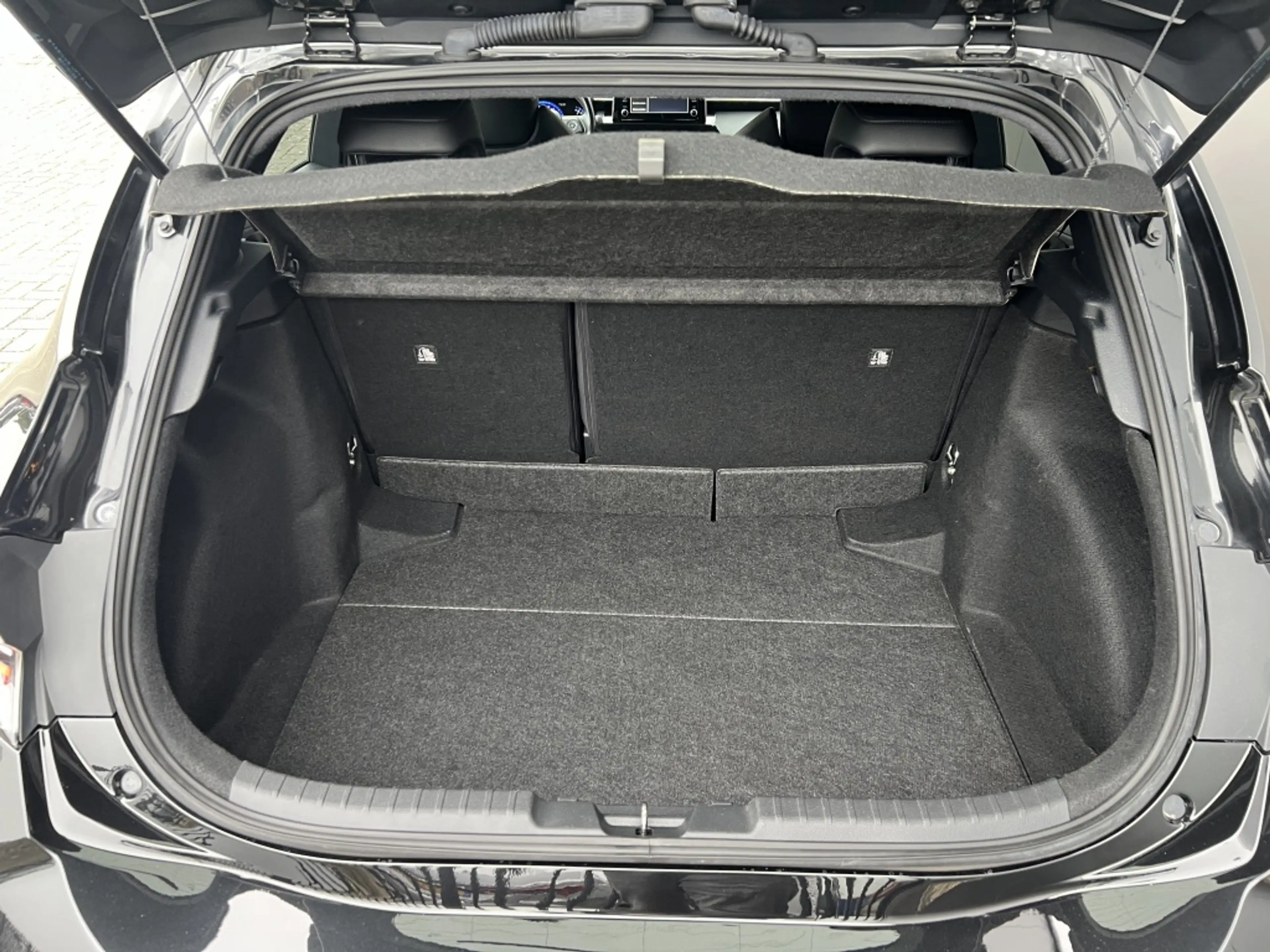 Toyota Corolla 1.8 Hybrid GR-Sport — photo 4