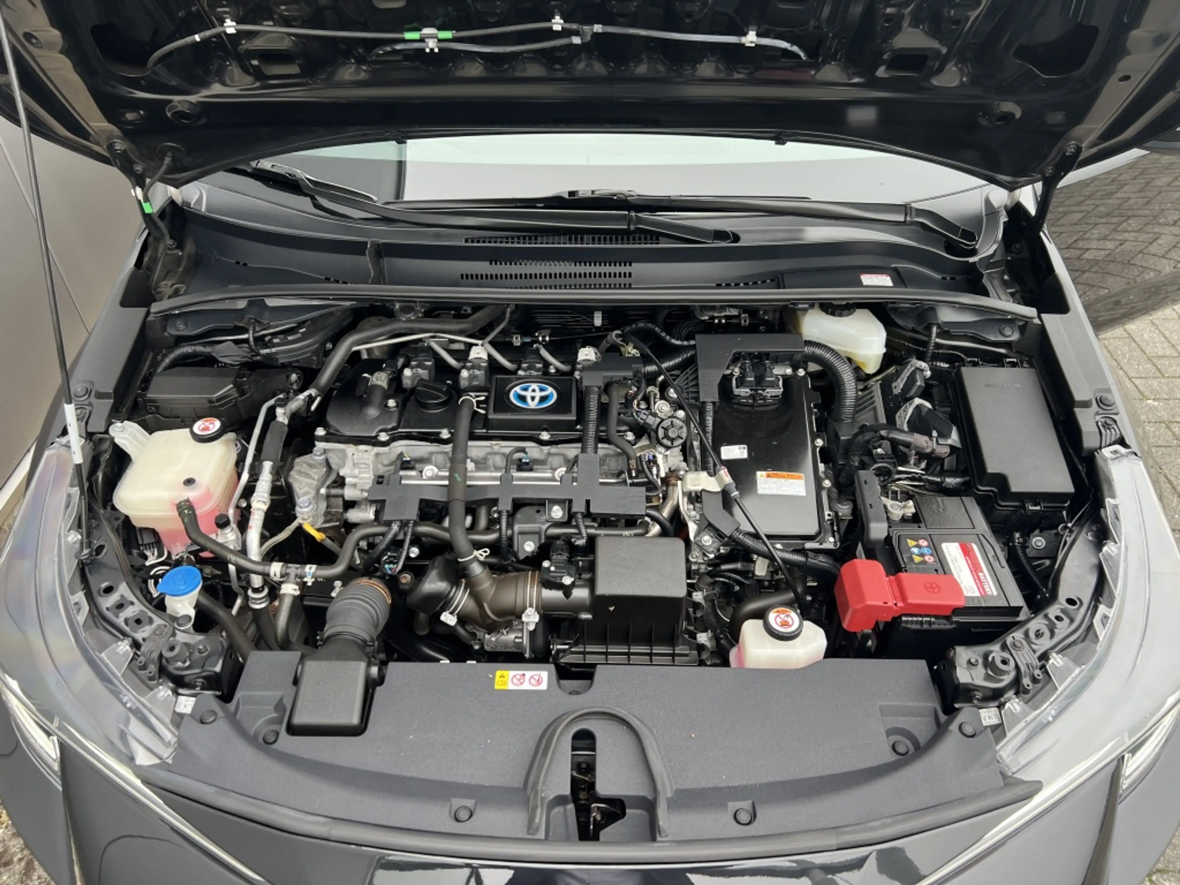 Toyota Corolla 1.8 Hybrid GR-Sport — photo 25