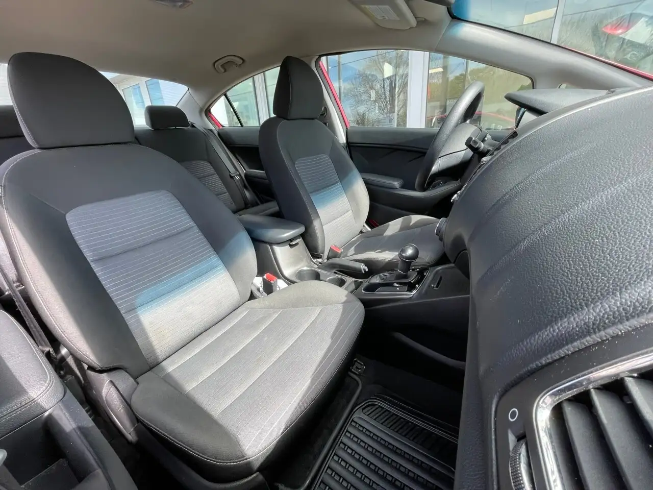 Kia Forte снимка Kia Forte