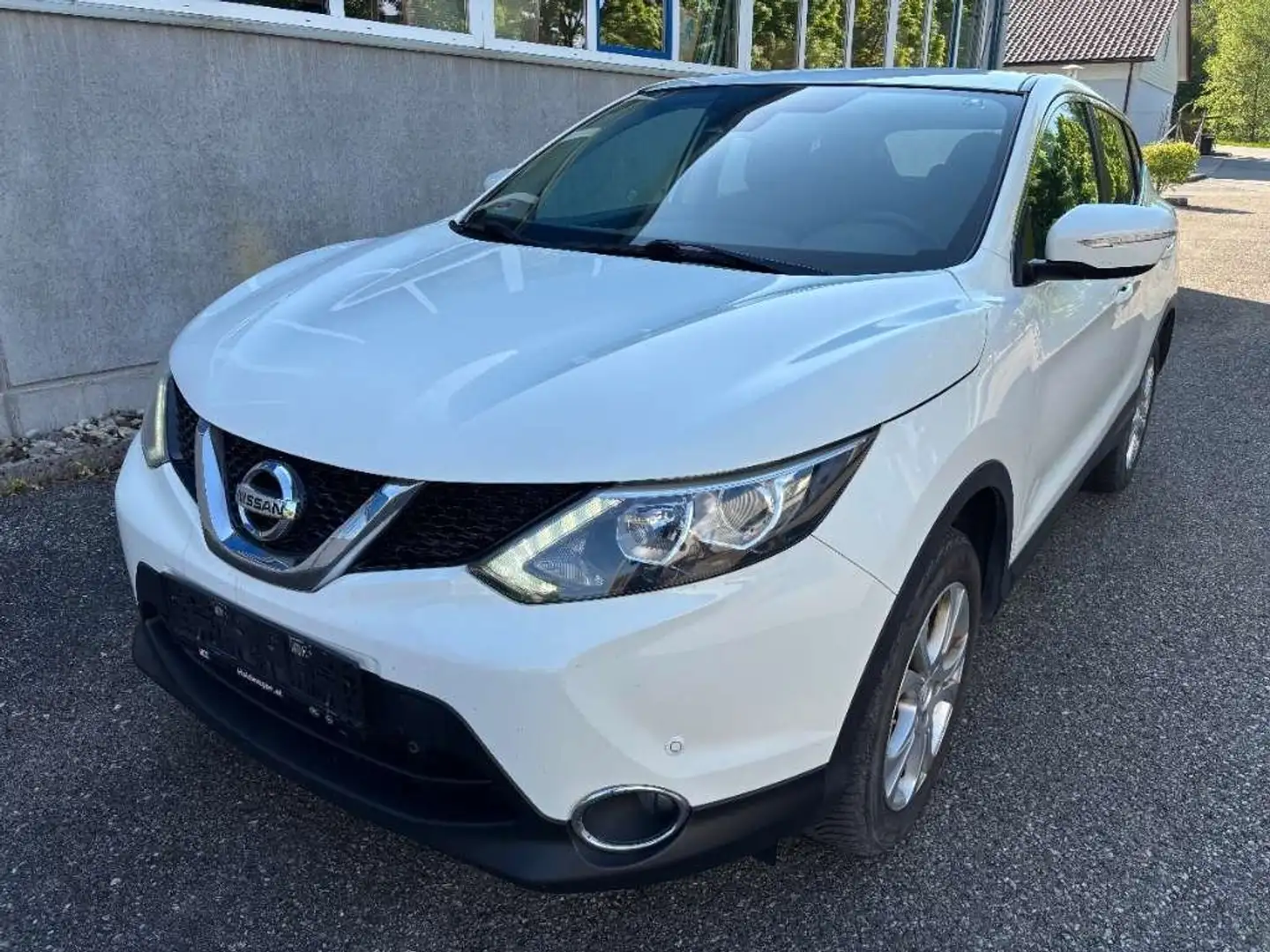 Nissan Qashqai 1.2 DIG-T ACENTA Weiß - 1