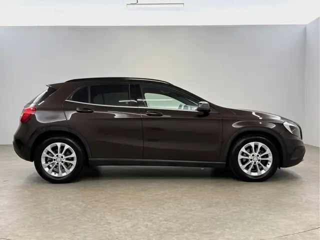 Mercedes-Benz Gla view 10