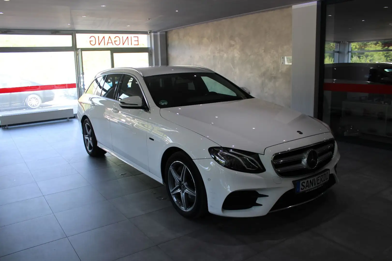 Mercedes-Benz E 300 de T AMG-SPORTPAKET BURMESTER HEAD-UP EU 6 Weiß - 2