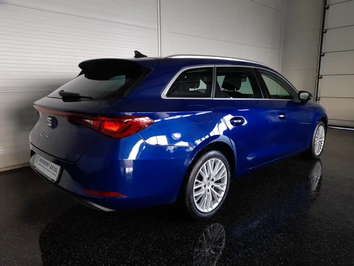 SEAT Leon ST XCELLENCE 2,0 TDI DSG *VIRTUELL / LED / NAVI /17 ZOLL / KAMERA / TEMPOMAT / KEYLESS* Blau - 2