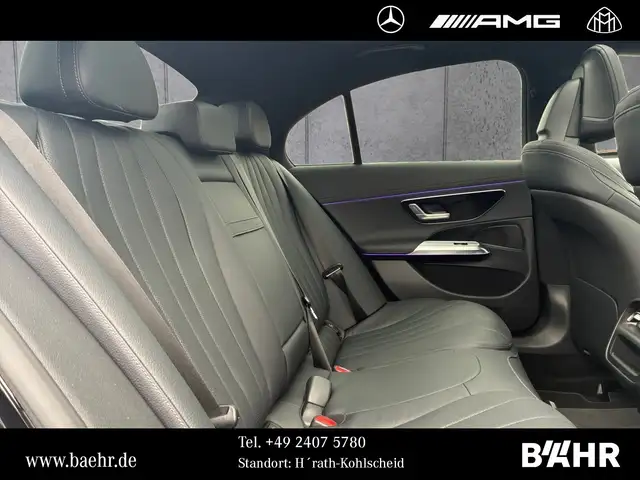 Mercedes-Benz 220 view 9