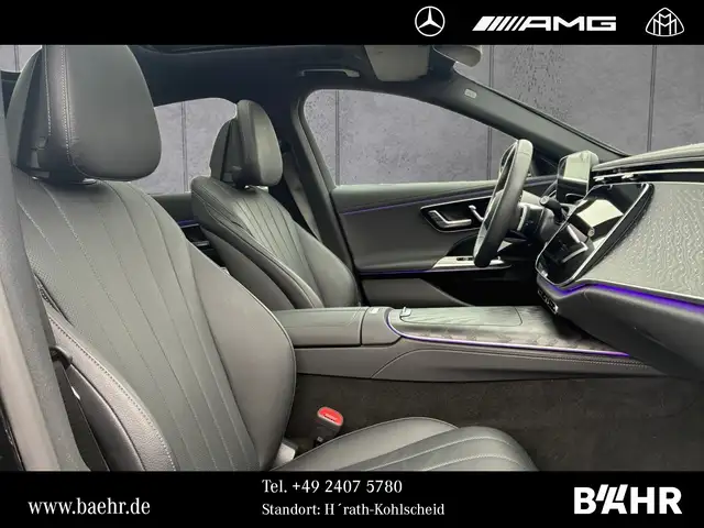 Mercedes-Benz 220 view 5