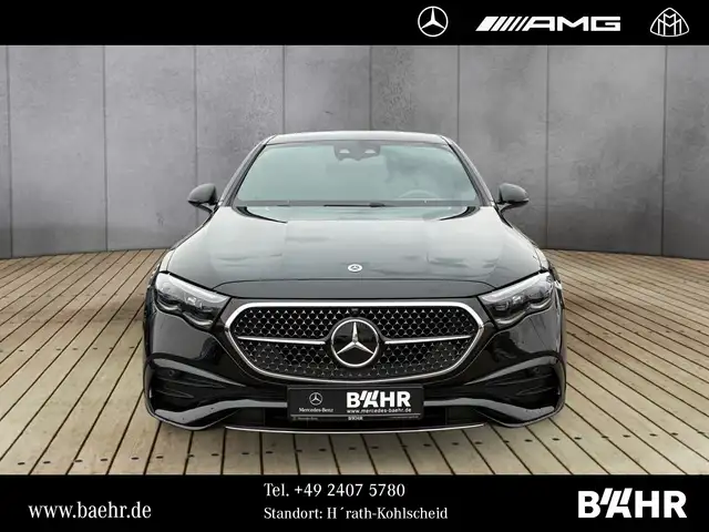 Mercedes-Benz 220 view 7