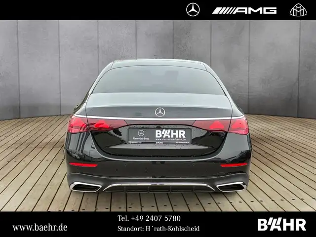 Mercedes-Benz 220 view 8