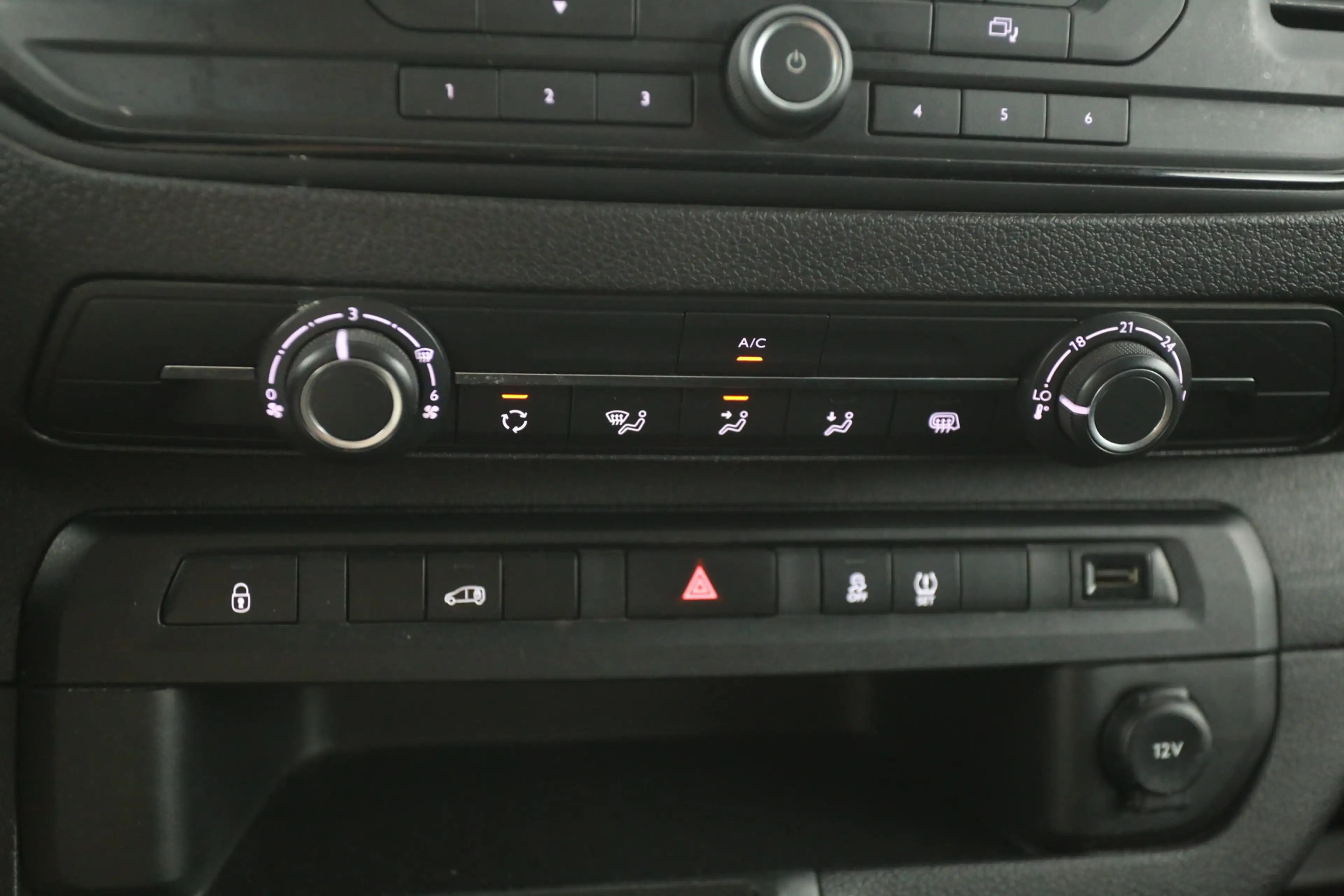 Citroen Jumpy E-Jumpy Toyota PROACE Electric Worker L2H1 50 kWh — photo 16