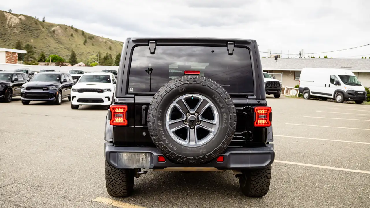 Jeep Wrangler снимка Jeep Wrangler