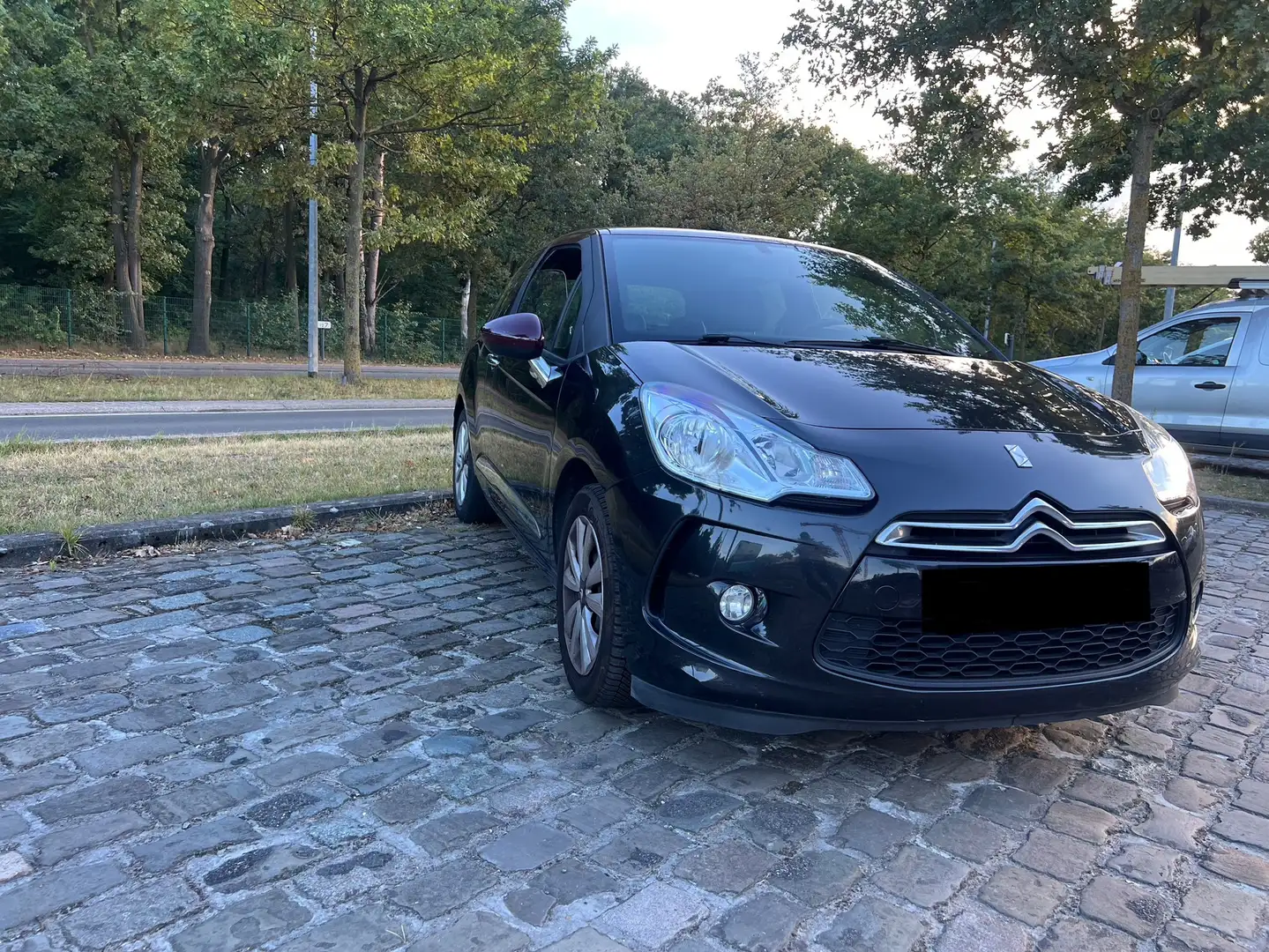 Citroen DS3 1.4 benzine Grijs - 2