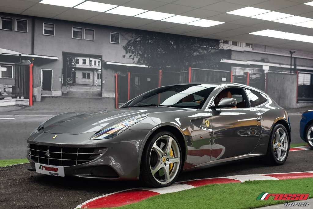 Ferrari FF - foto 1