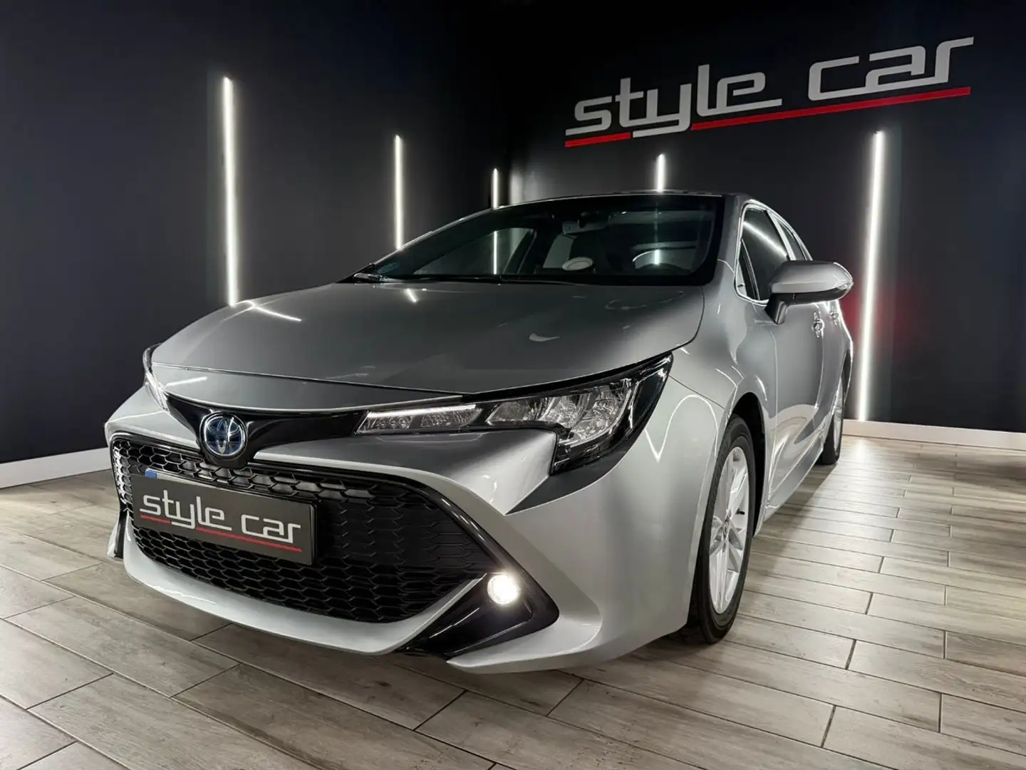 Toyota Corolla 1.8 125H ACTIVE TECH ECVT Gris - 1