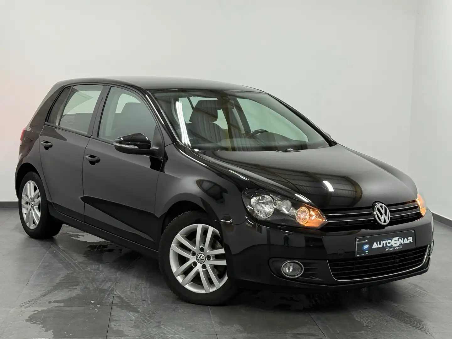 Volkswagen Golf 2.0 TDi Highline DPF 119g Euro5 - 1erMain Noir - 1