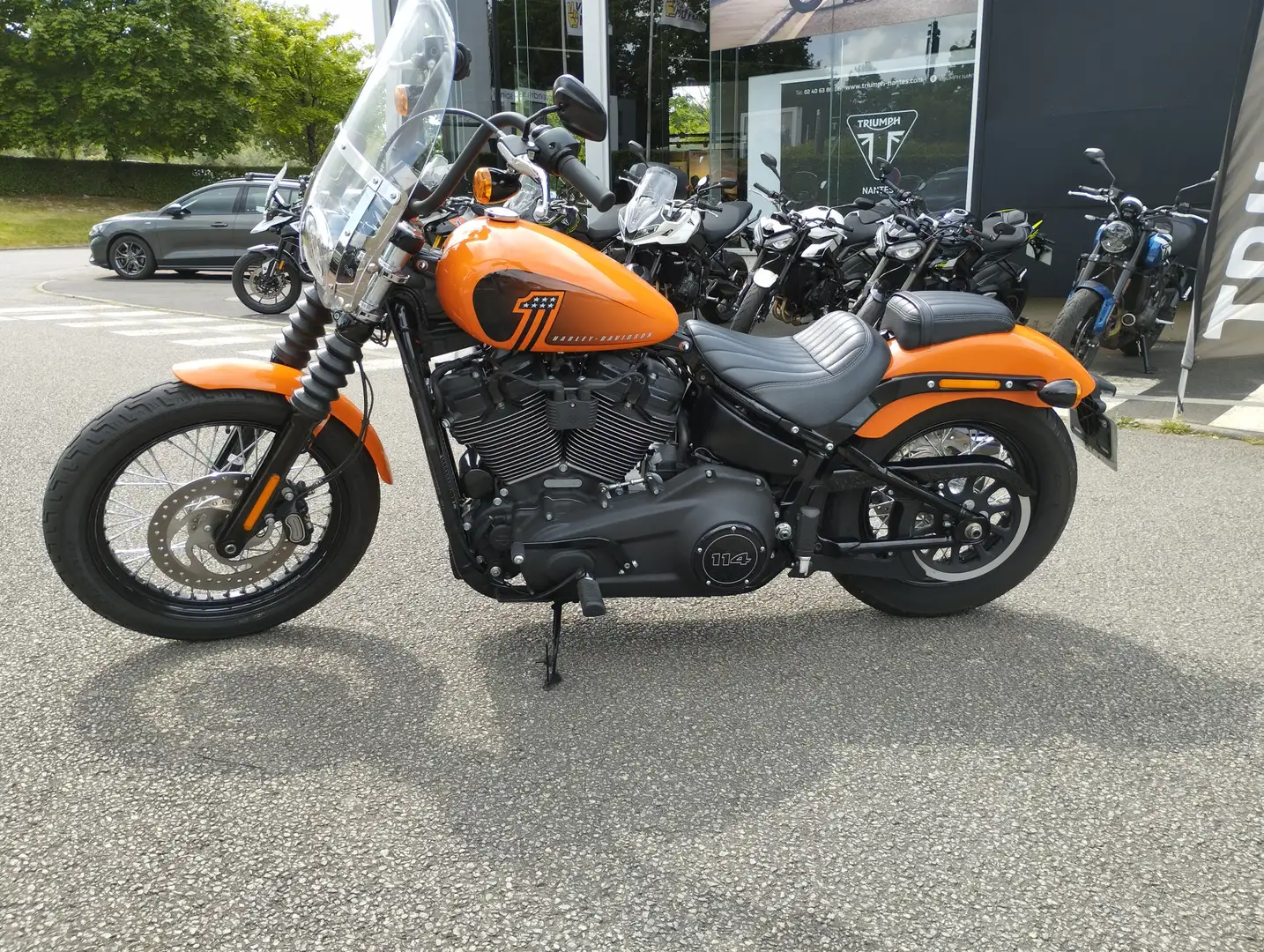 Harley-Davidson Street Bob Naranja - 2
