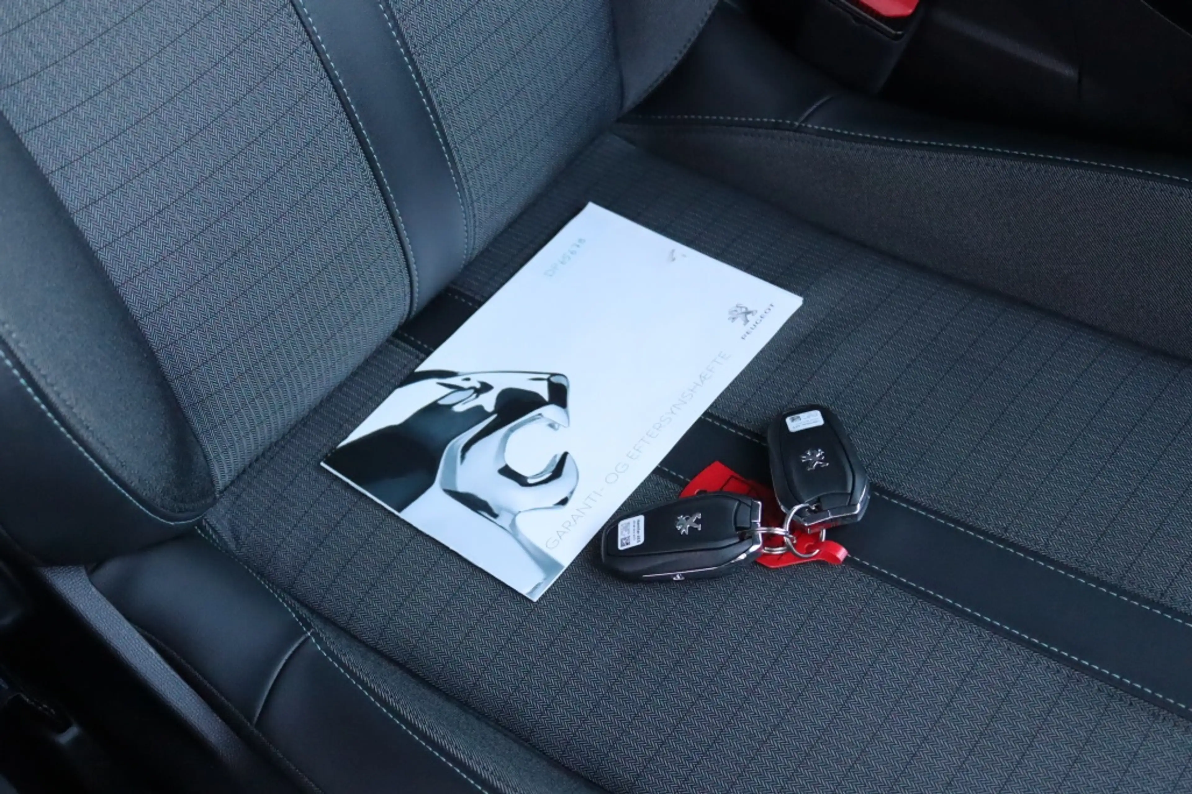 Peugeot 208 1.2 100PK ALLURE PACK Navi Carplay | Camera | Pdc — photo 8