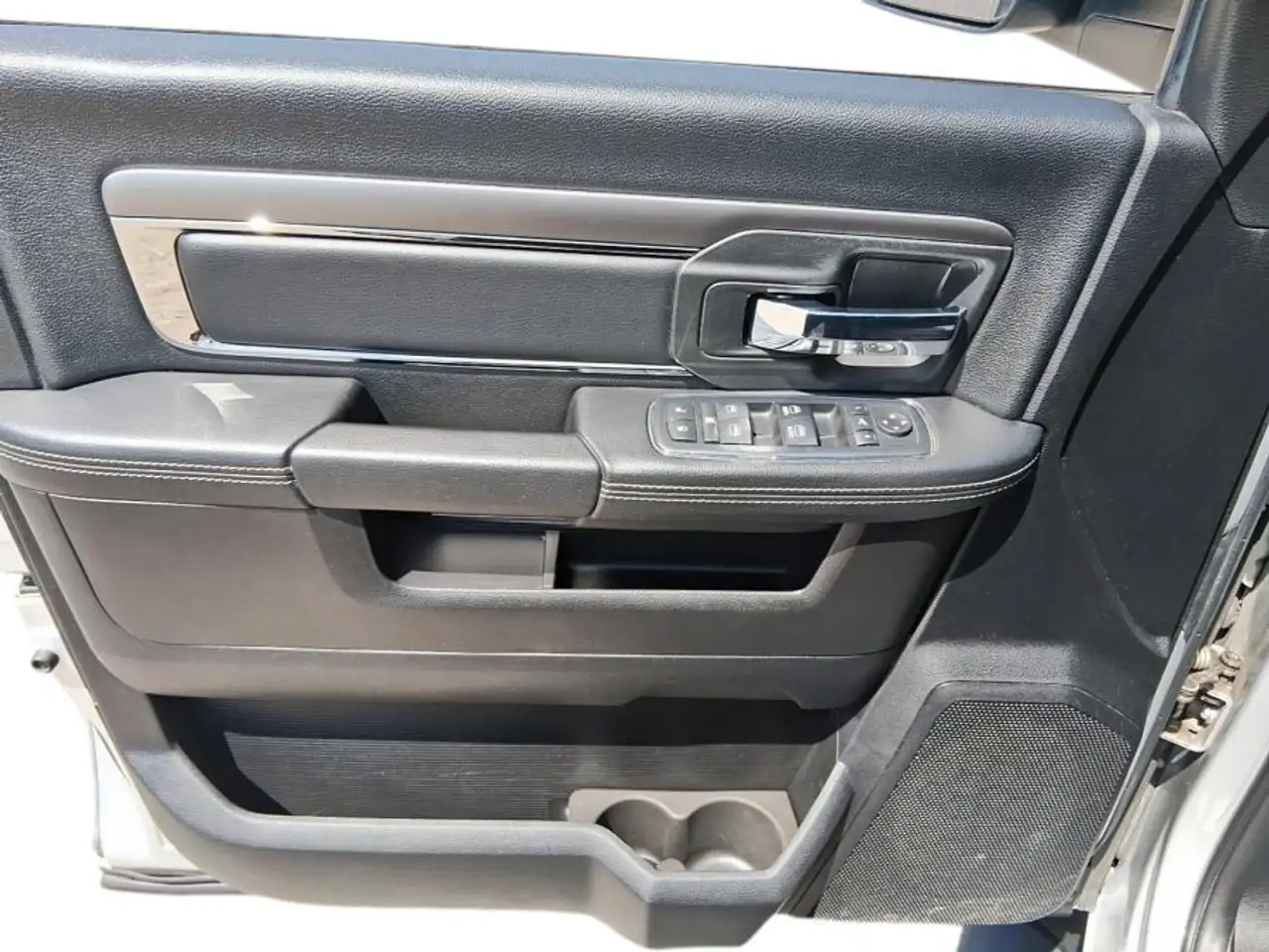 RAM 3500 снимка RAM 3500