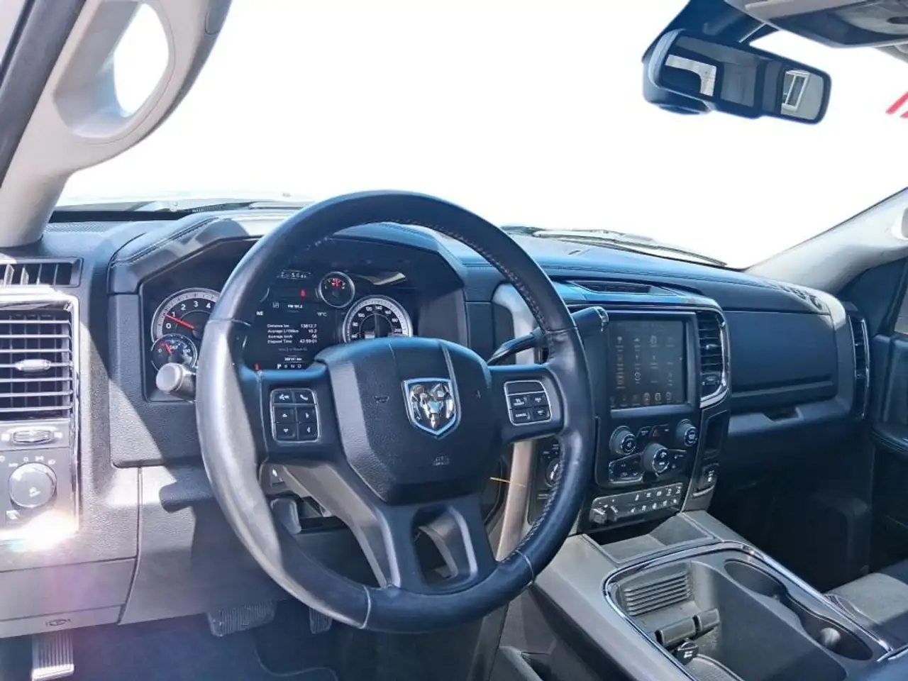 RAM 3500 снимка RAM 3500