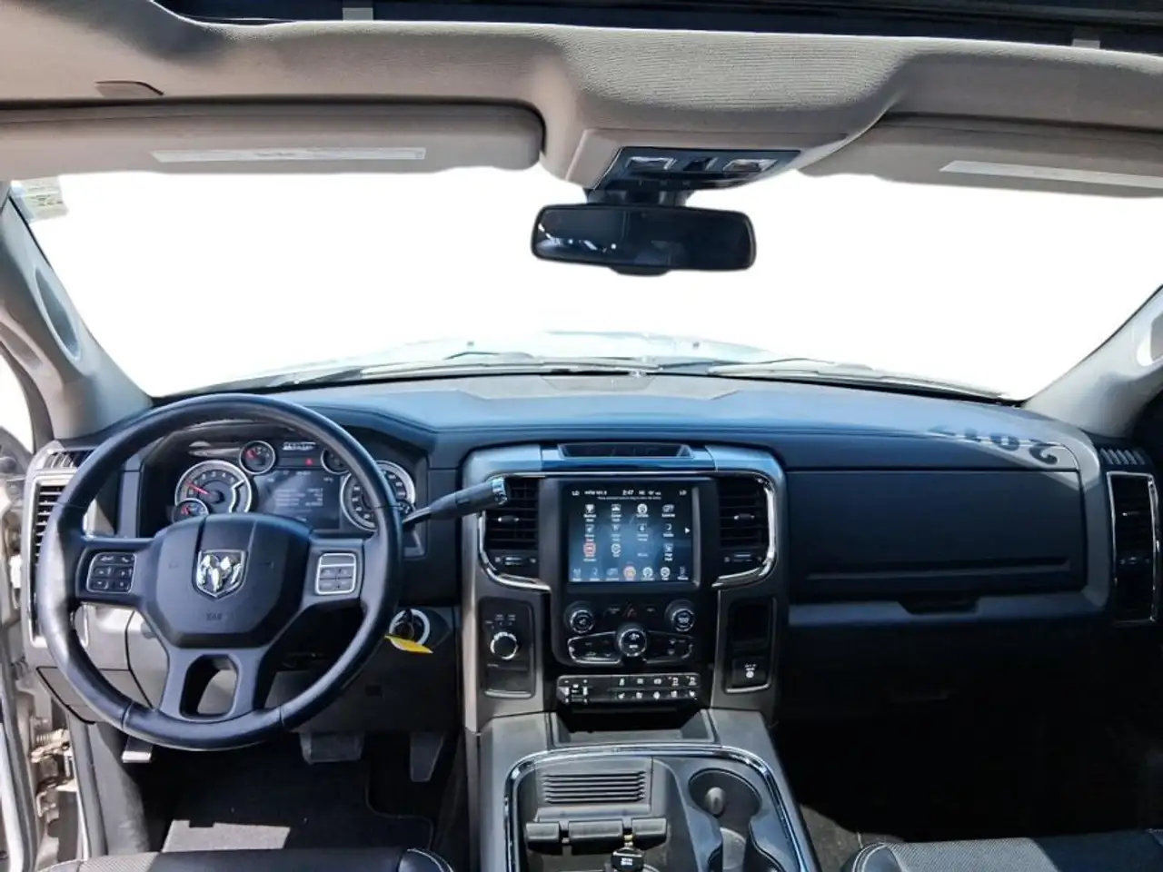 RAM 3500 снимка RAM 3500