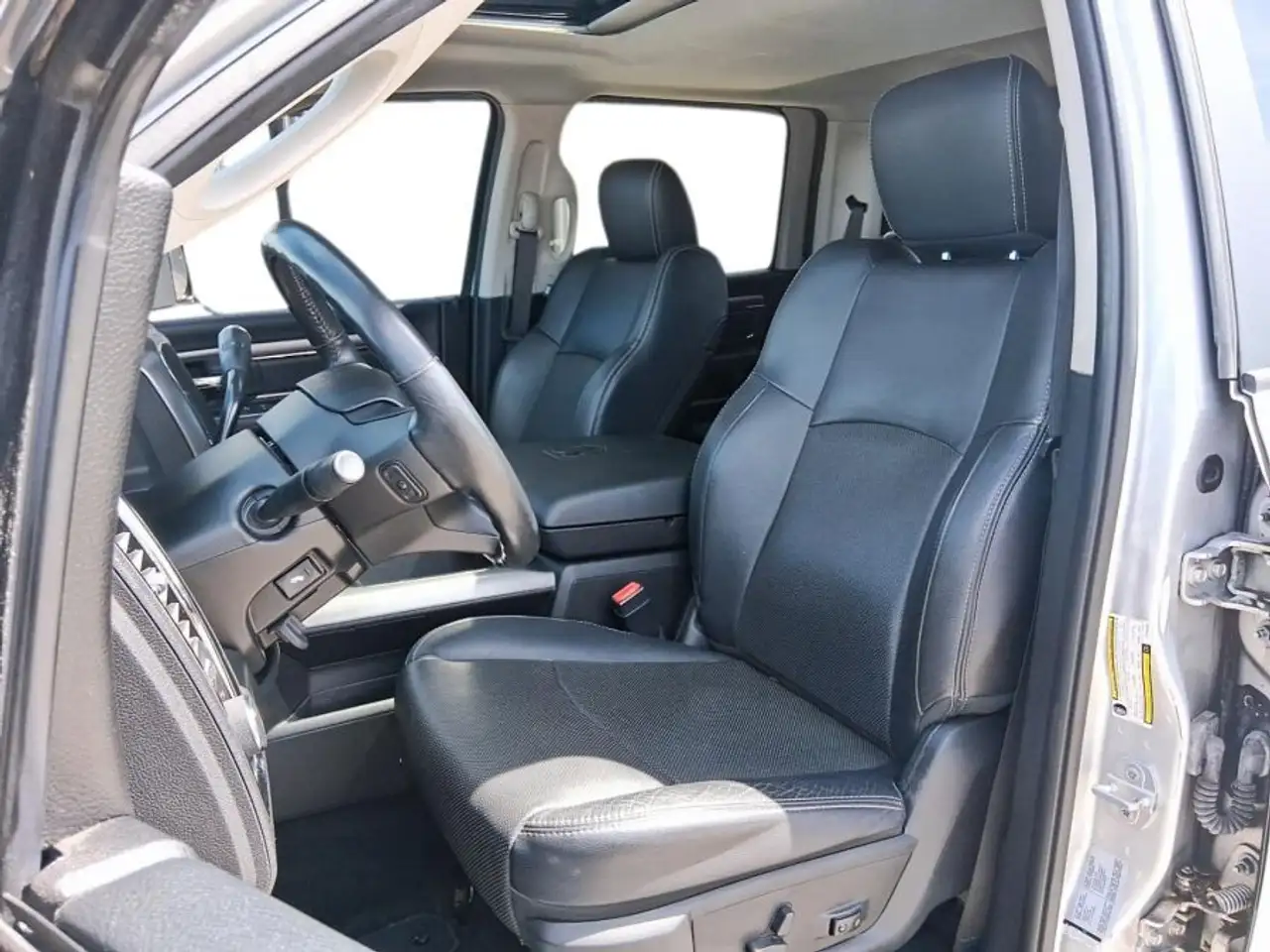 RAM 3500 снимка RAM 3500