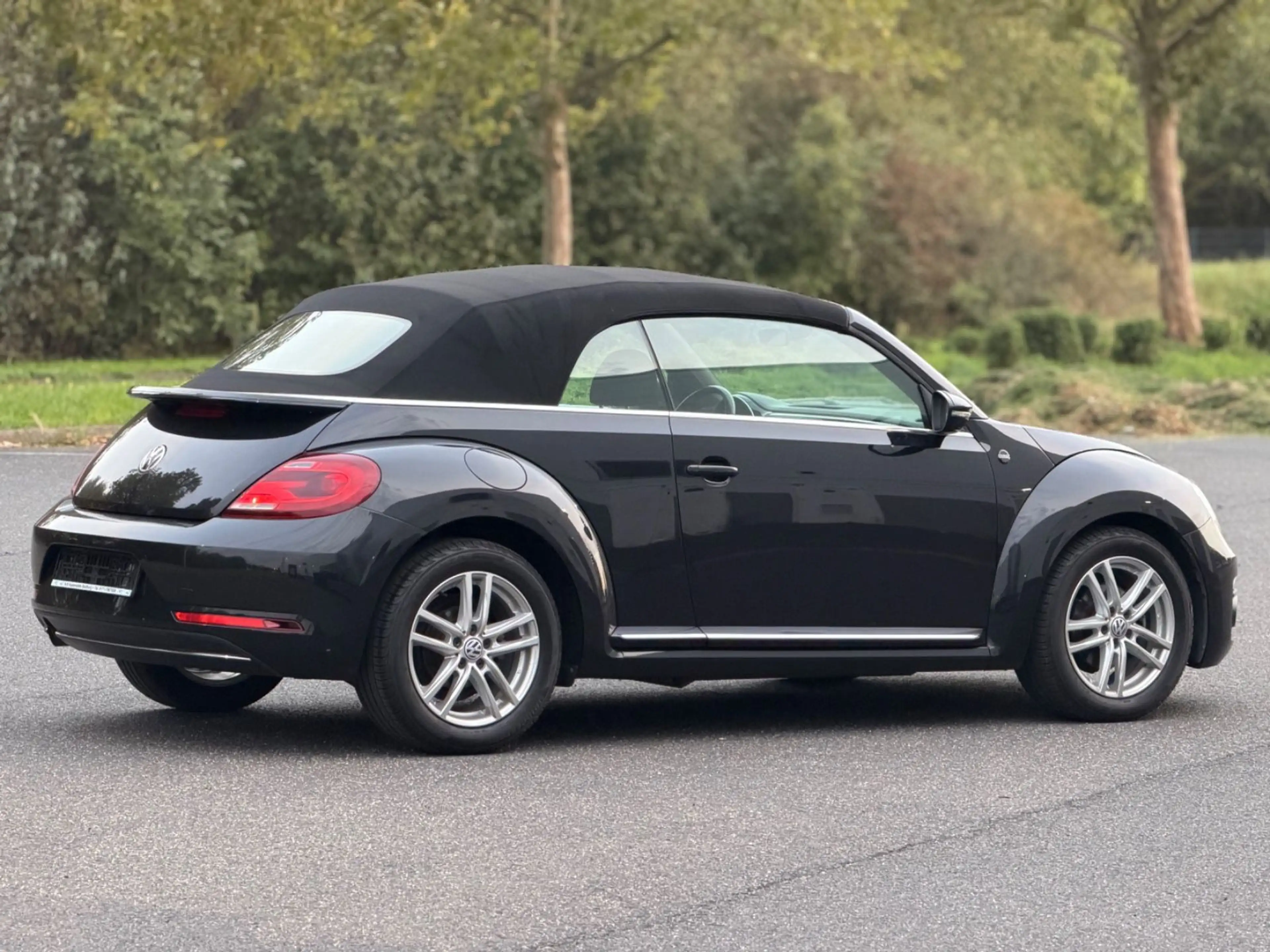 Volkswagen Beetle 1.2 TSI BMT SOUND Cabriolet TOP-ZUSTAND — photo 4