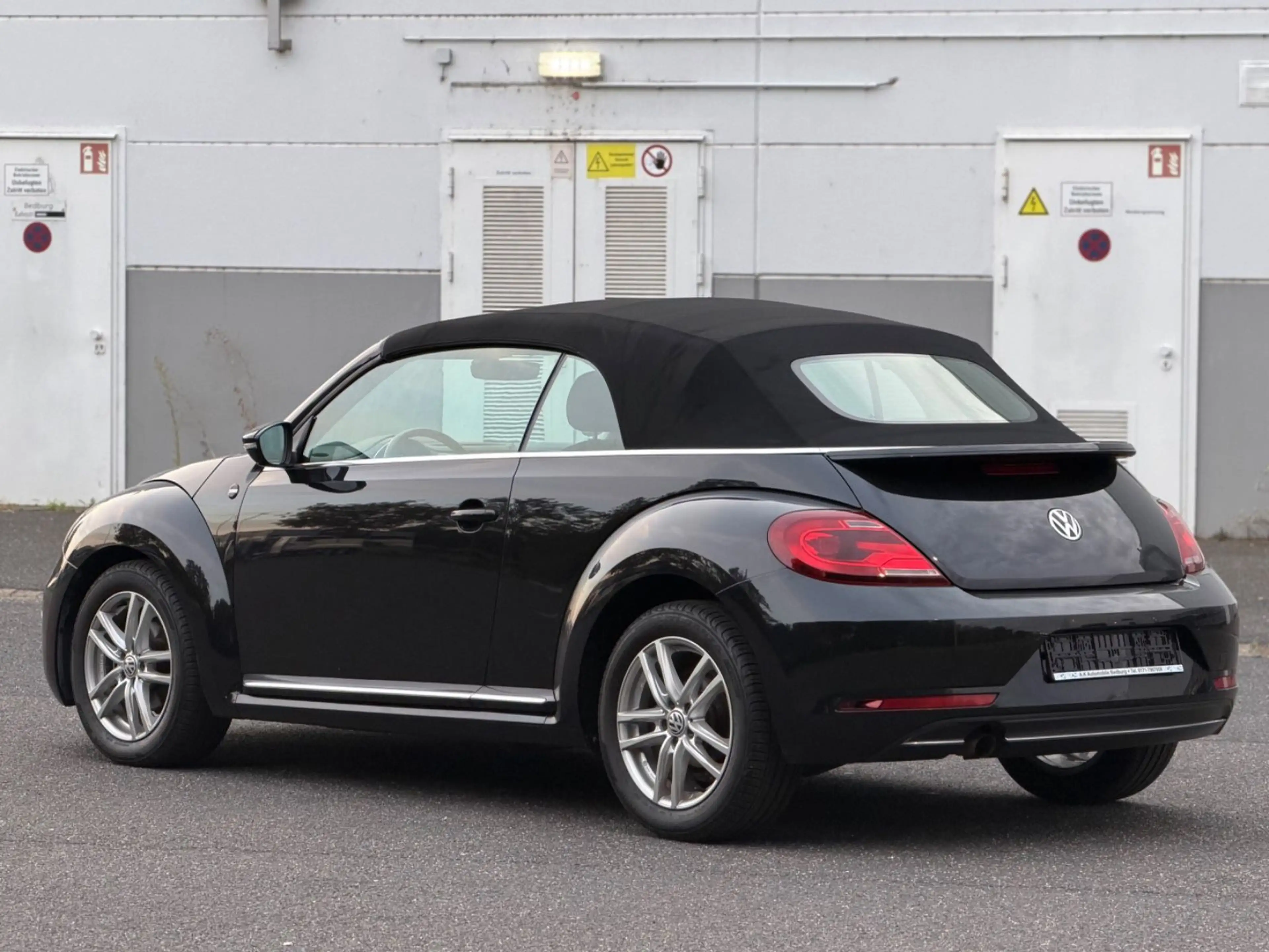 Volkswagen Beetle 1.2 TSI BMT SOUND Cabriolet TOP-ZUSTAND — photo 3