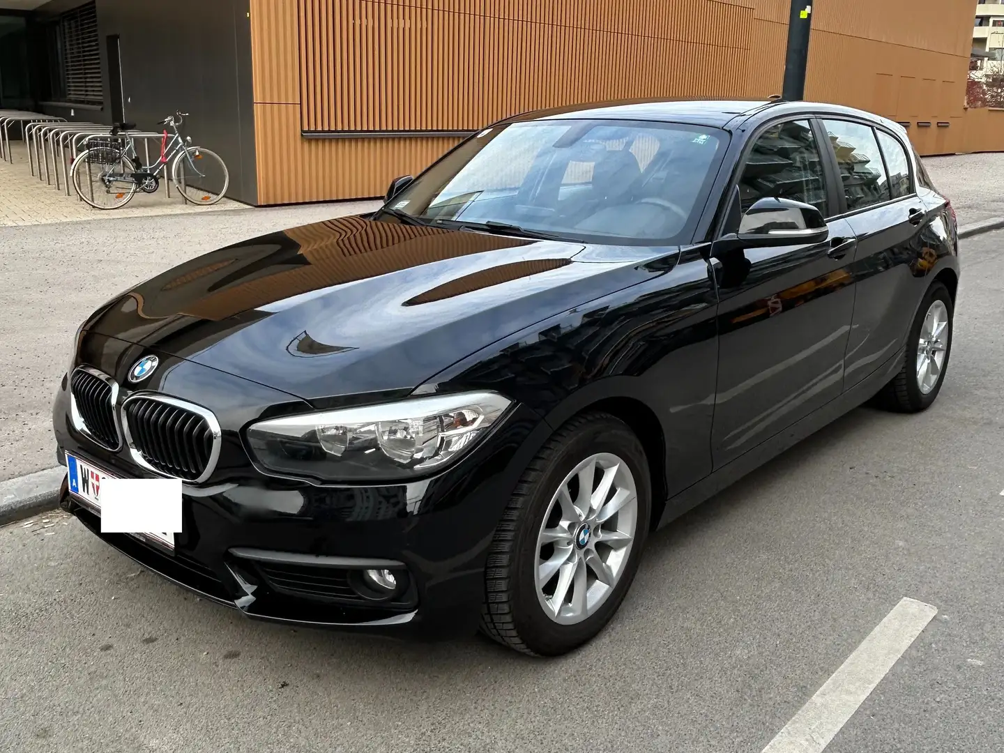 BMW 118 118d Advantage Černá - 1