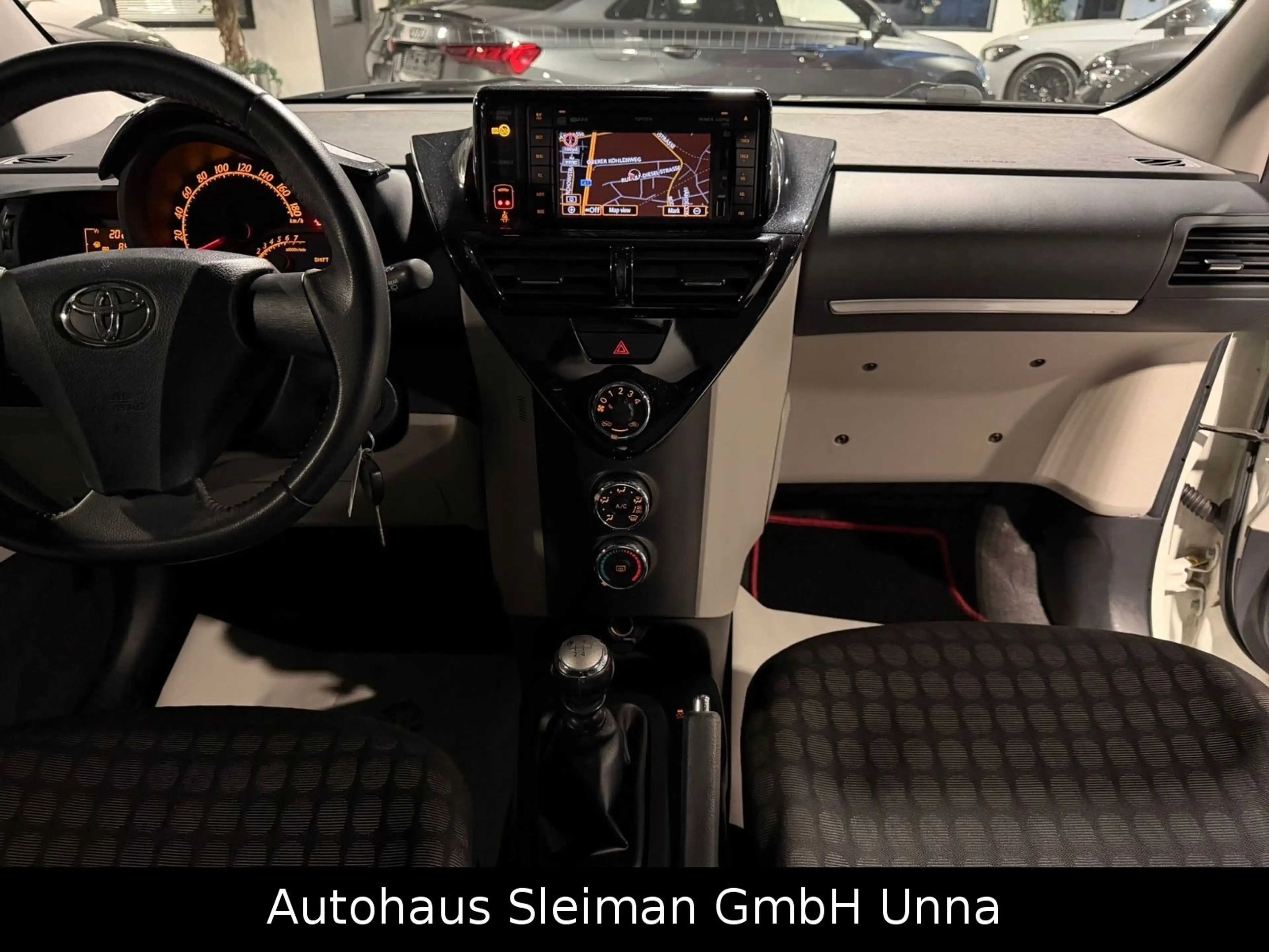 Toyota iQ iQ Basis/Navi/Alu/Klima/Tüv-Neu/Top-pflege — photo 9