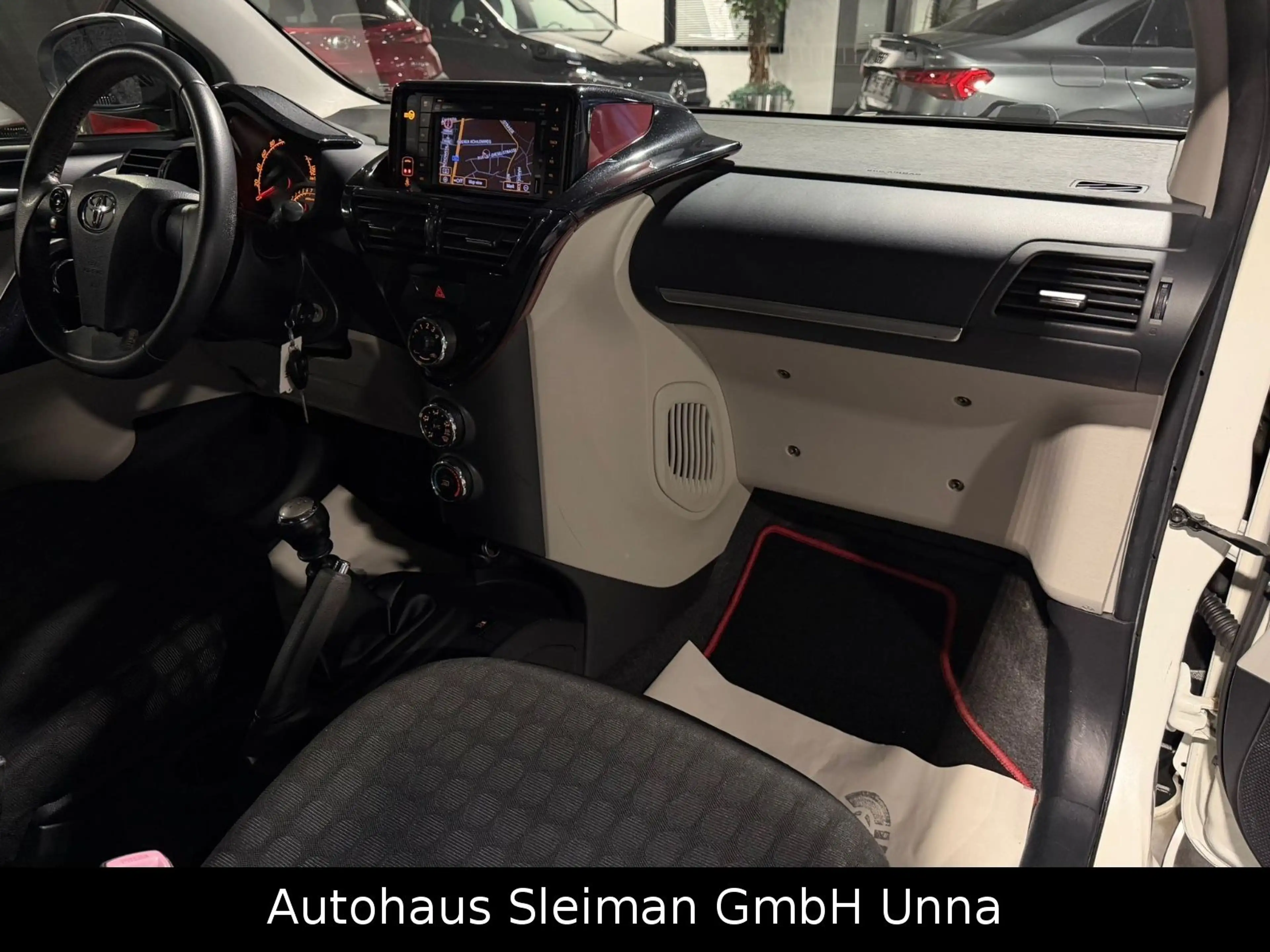 Toyota iQ iQ Basis/Navi/Alu/Klima/Tüv-Neu/Top-pflege — photo 14