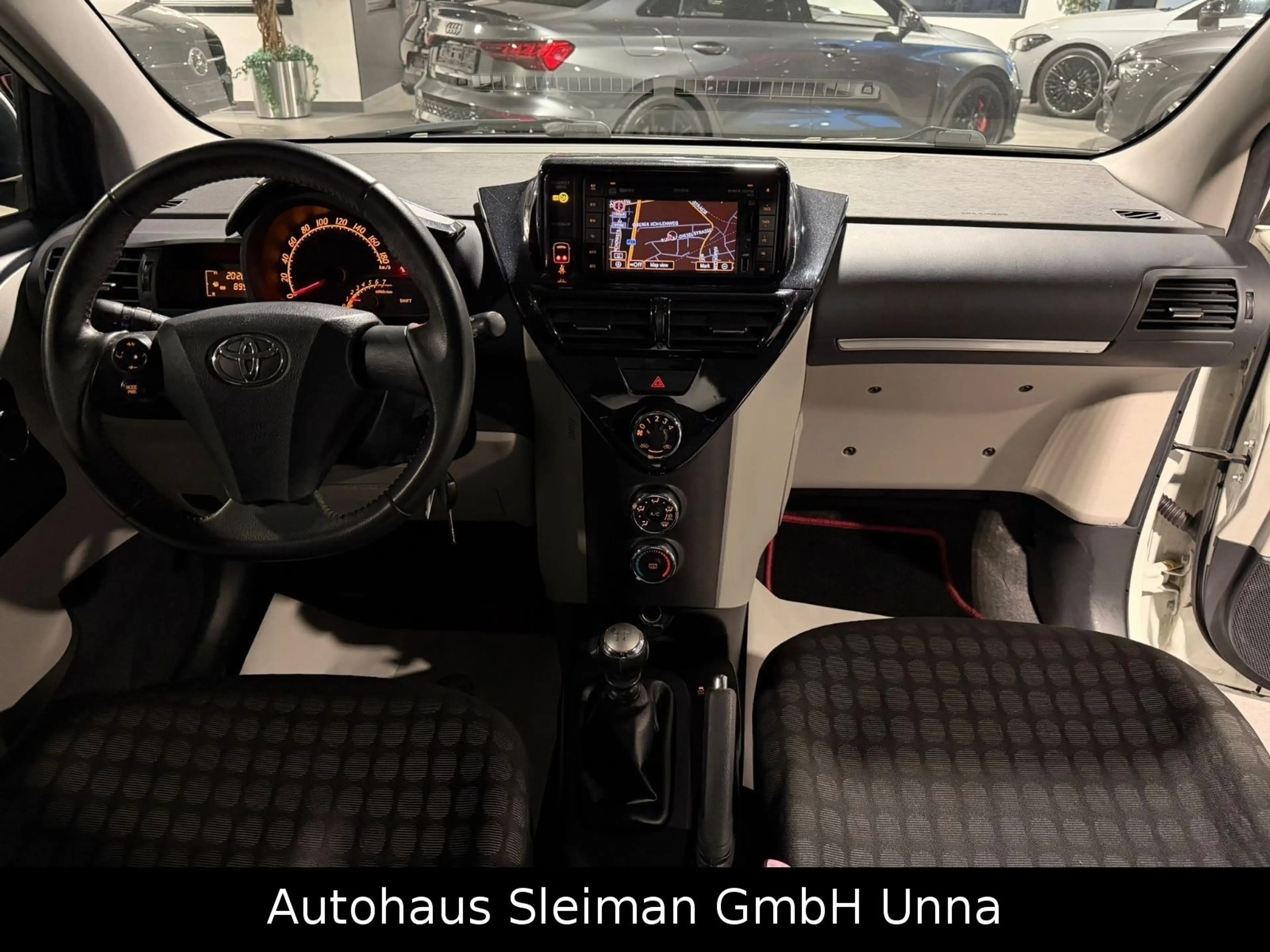 Toyota iQ iQ Basis/Navi/Alu/Klima/Tüv-Neu/Top-pflege — photo 11