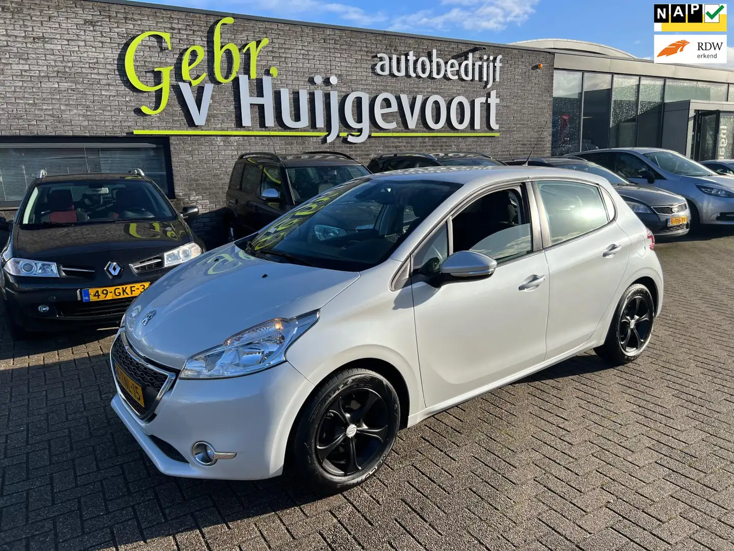 Peugeot 208 1.2 VTi Envy Blanc - 1
